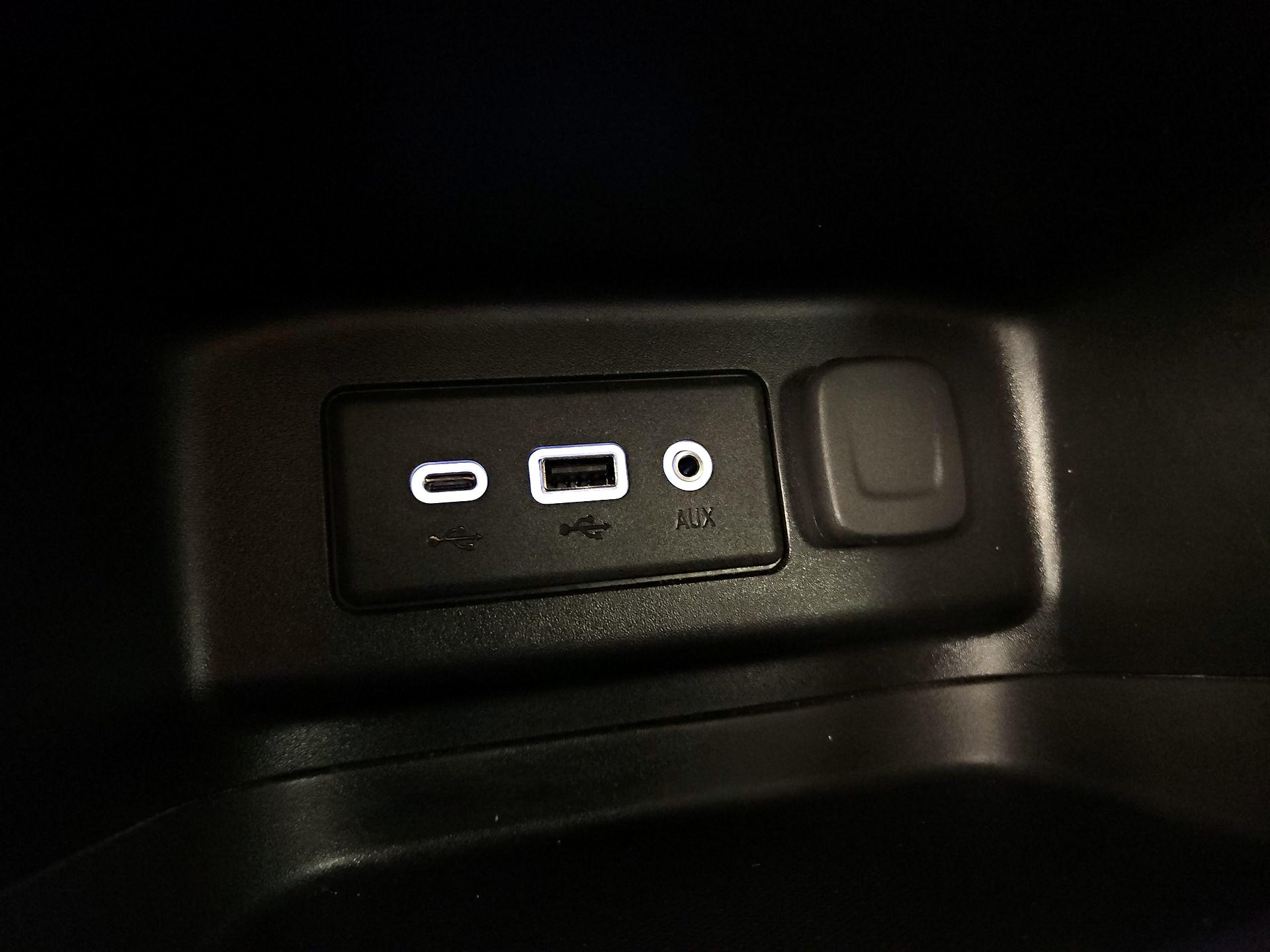 Thumbnail: 2020 Chevrolet Equinox - 18