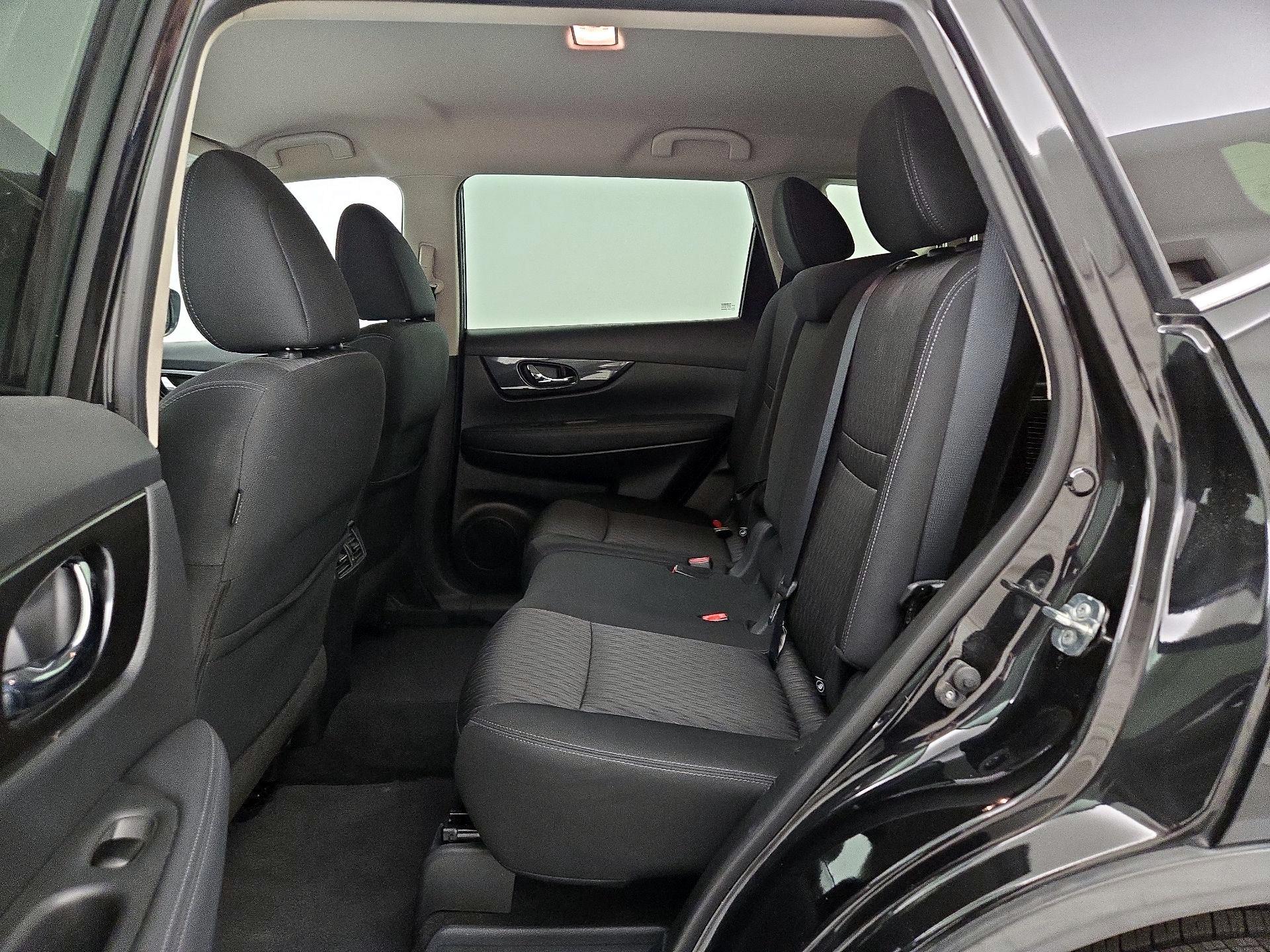 Thumbnail: 2018 Nissan Rogue - 19