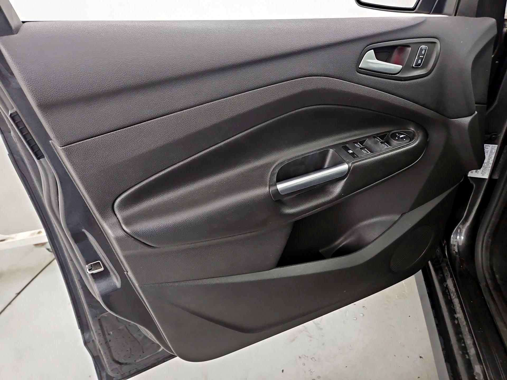 Thumbnail: 2016 Ford C-Max - 12