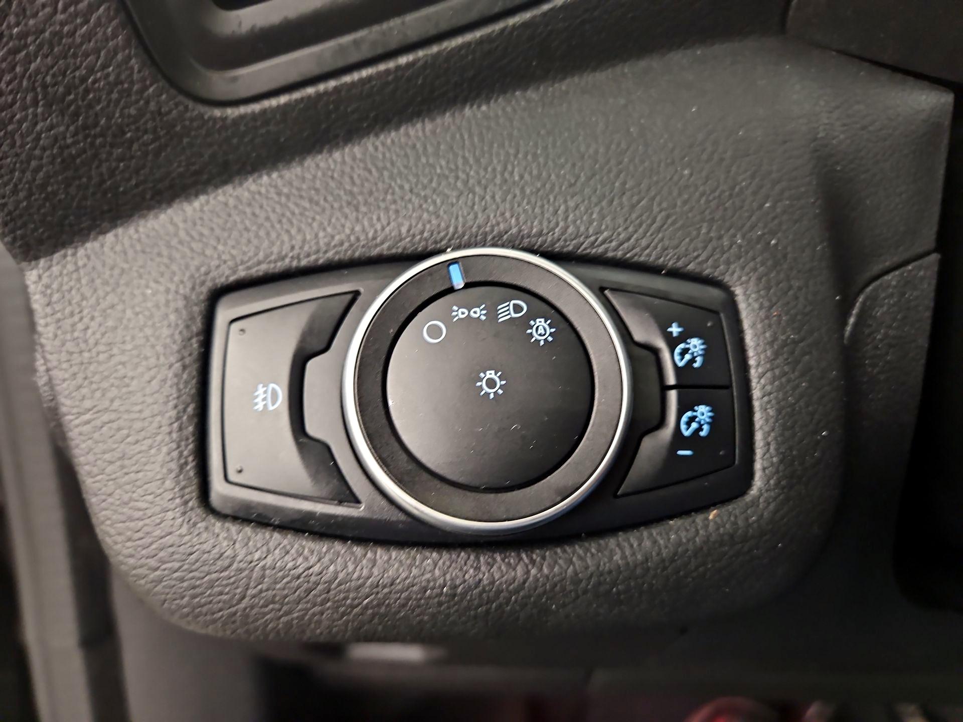 Thumbnail: 2016 Ford C-Max - 13