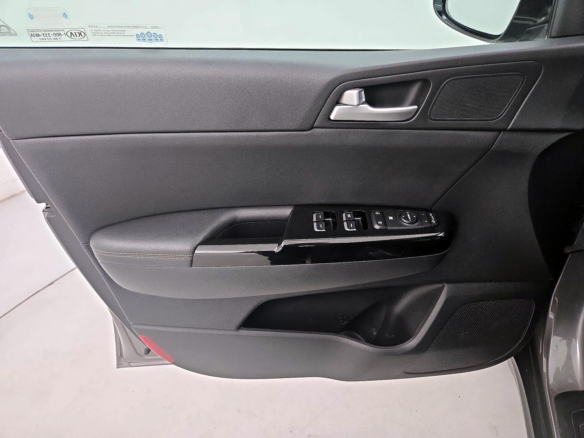 Thumbnail: 2018 Kia Sportage - 12