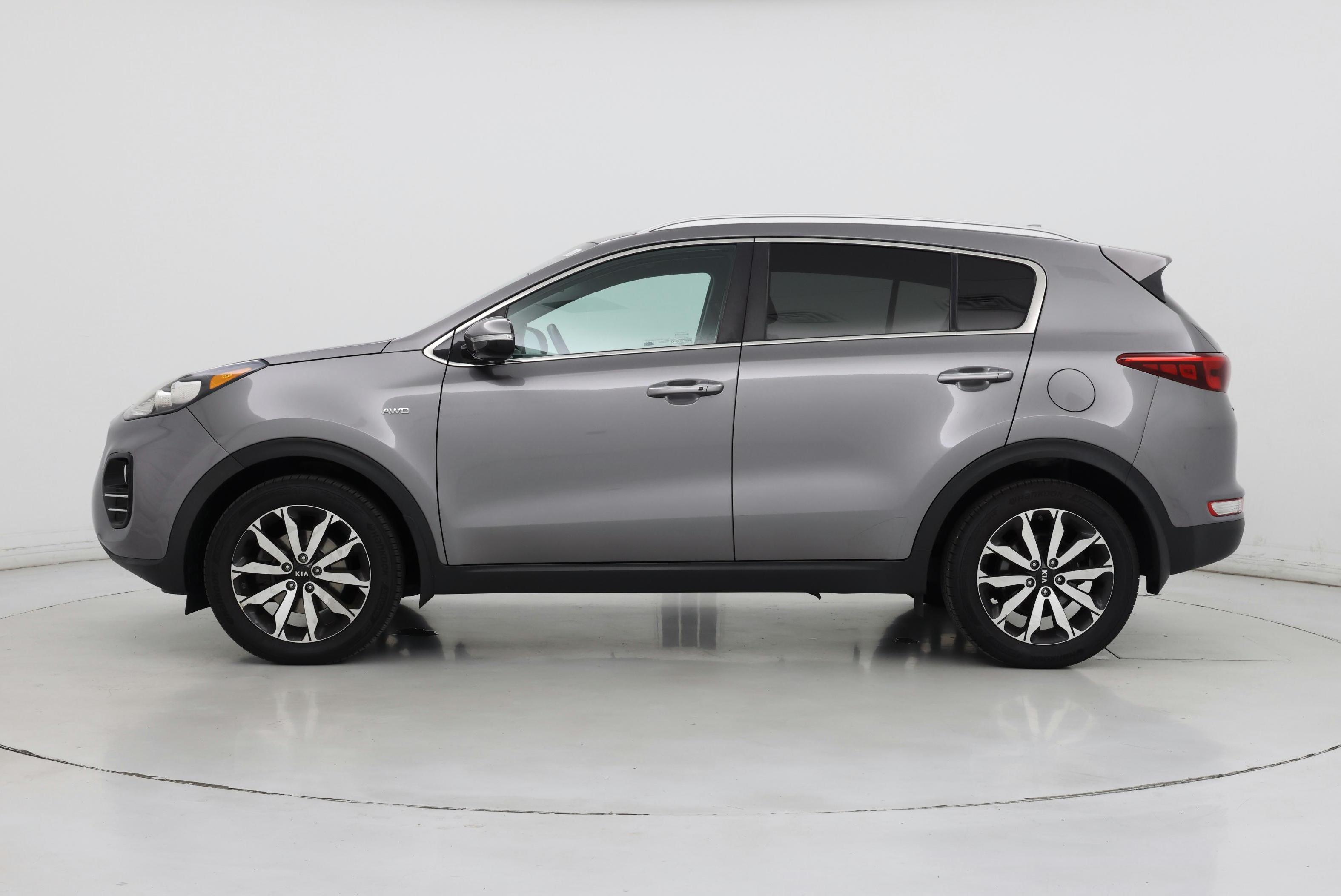 Thumbnail: 2018 Kia Sportage - 3