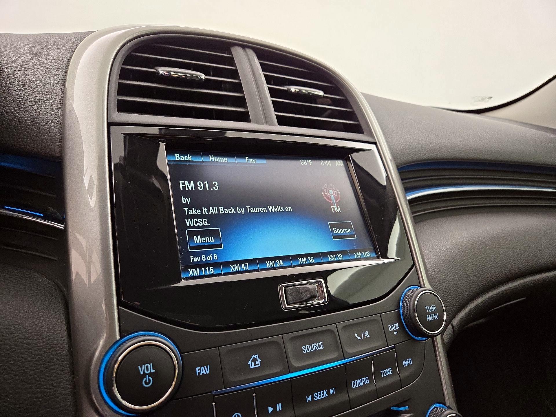 Thumbnail: 2015 Chevrolet Malibu - 15