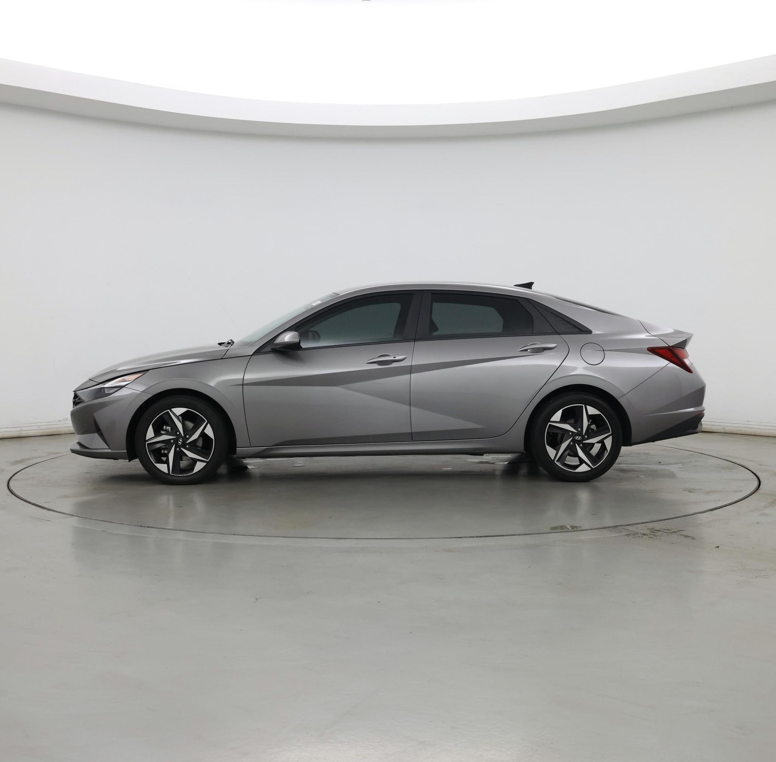 Thumbnail: 2023 Hyundai Elantra - 3