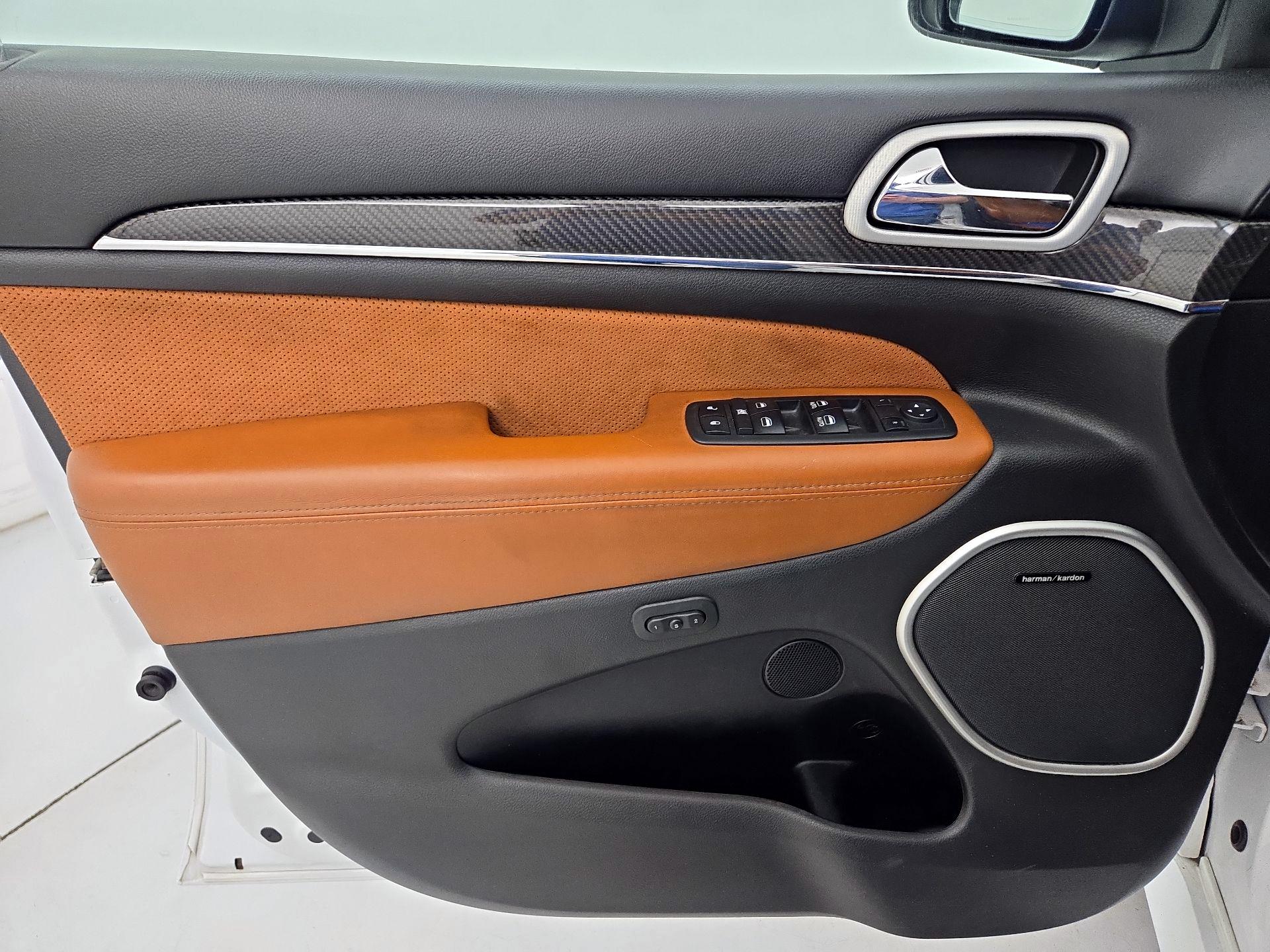 Thumbnail: 2018 Jeep Grand Cherokee - 12