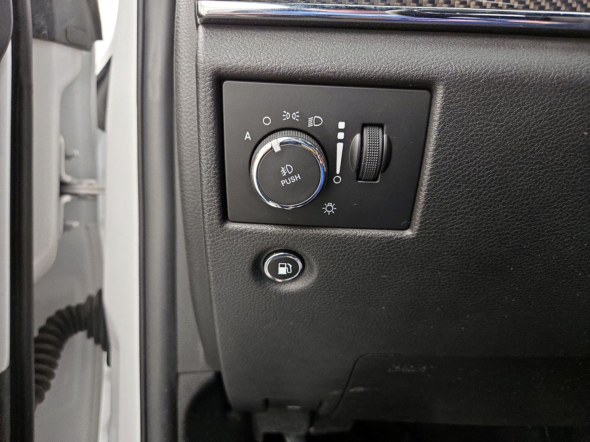 Thumbnail: 2018 Jeep Grand Cherokee - 13