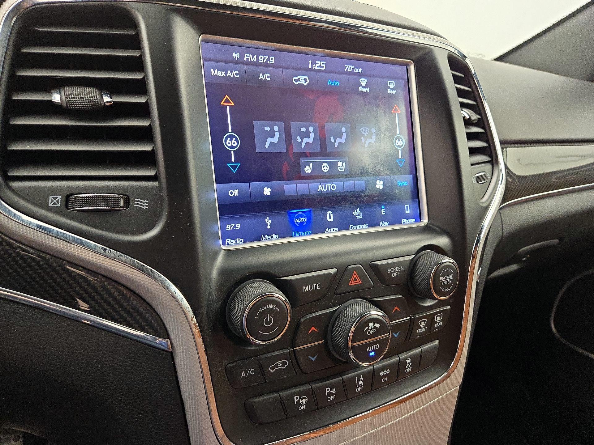 Thumbnail: 2018 Jeep Grand Cherokee - 17