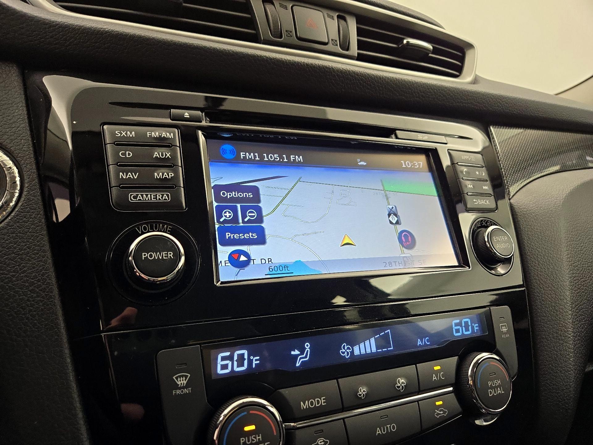 Thumbnail: 2016 Nissan Rogue - 14