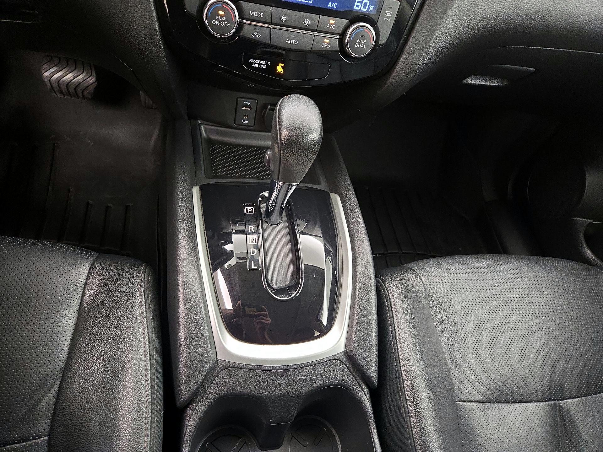Thumbnail: 2016 Nissan Rogue - 18