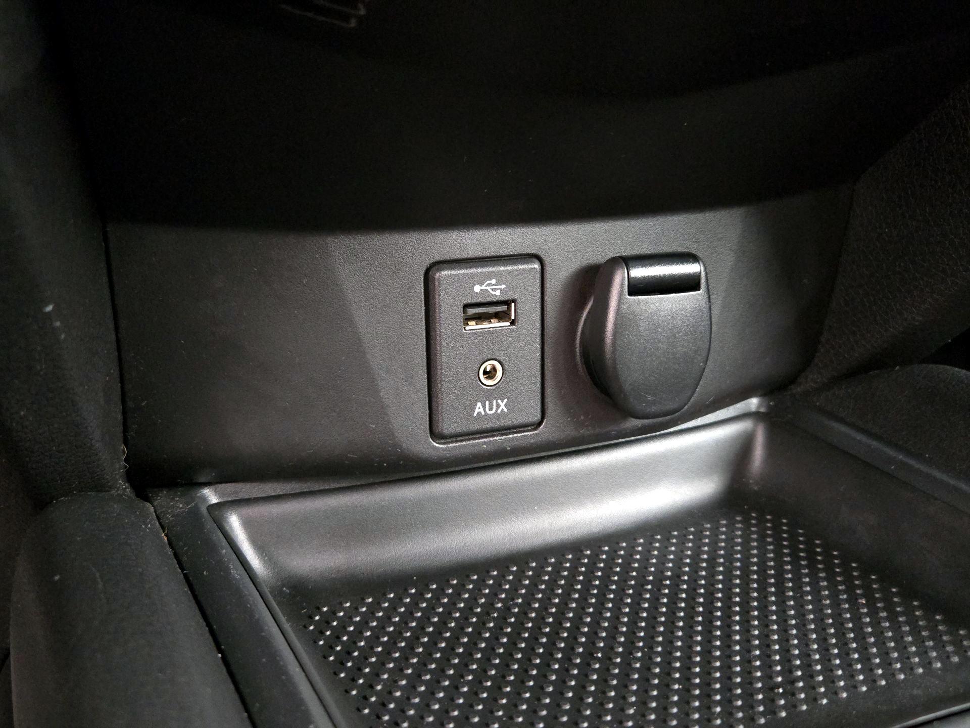 Thumbnail: 2016 Nissan Rogue - 19