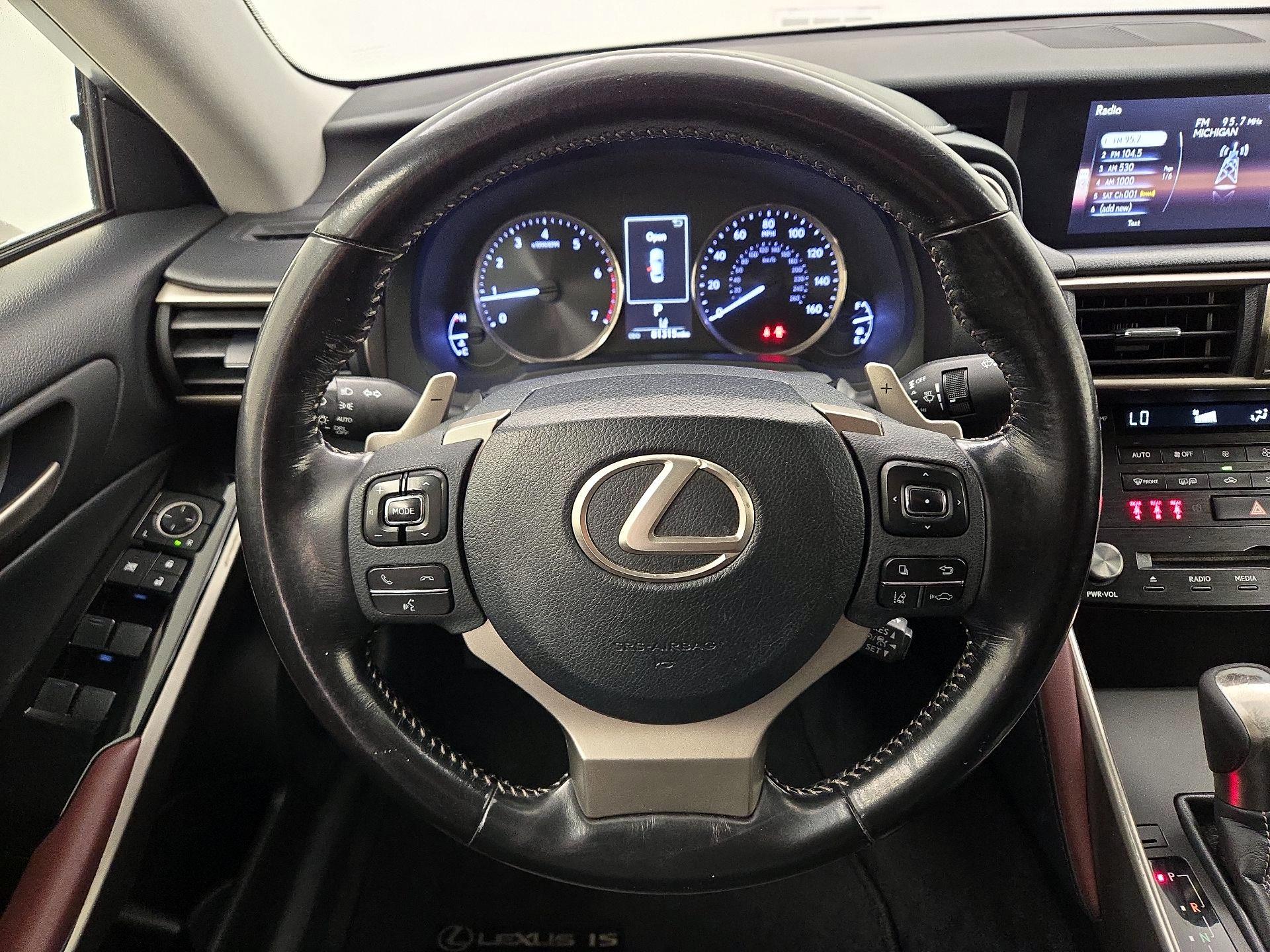 Thumbnail: 2017 Lexus IS - 10