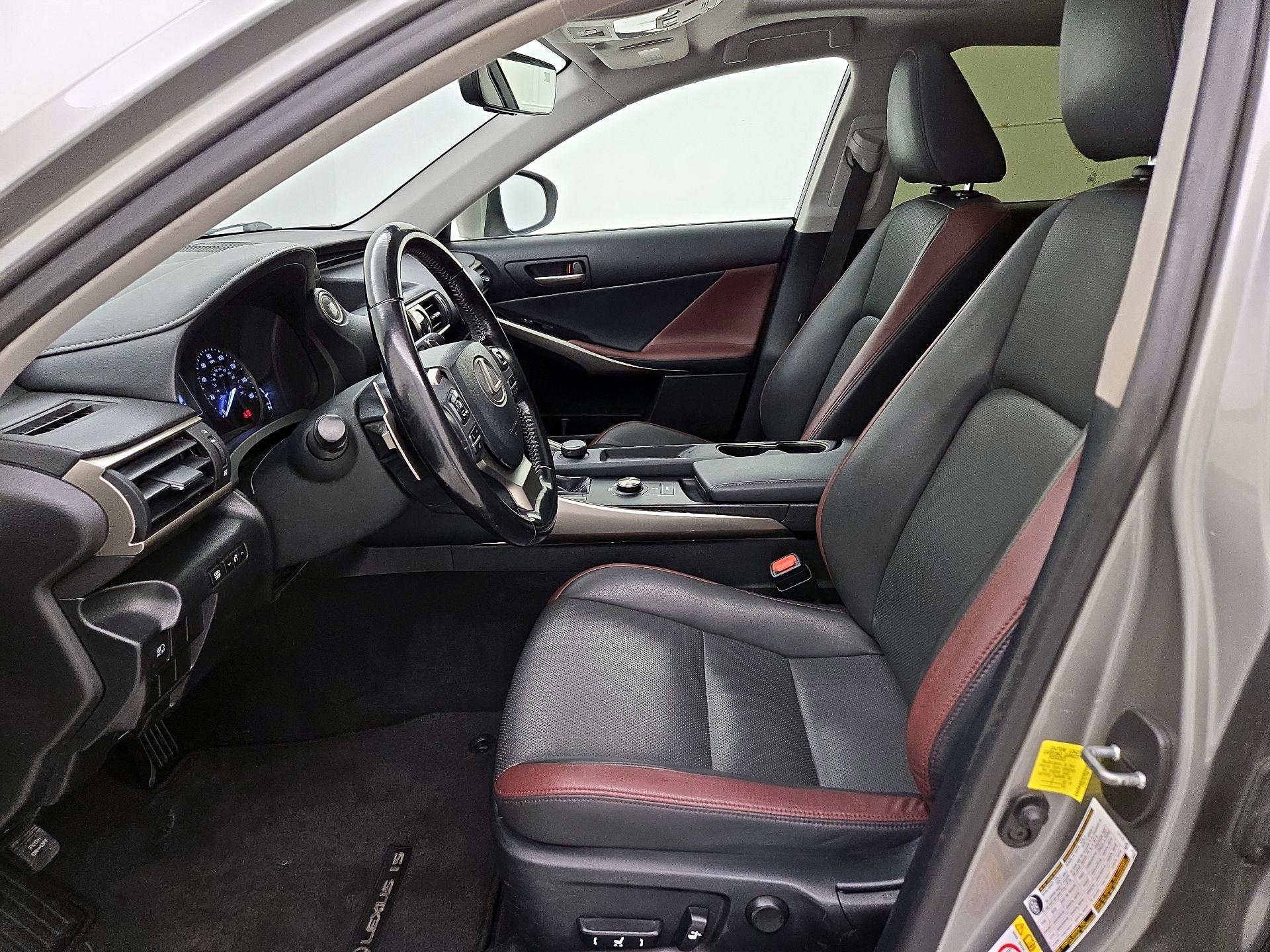 Thumbnail: 2017 Lexus IS - 11