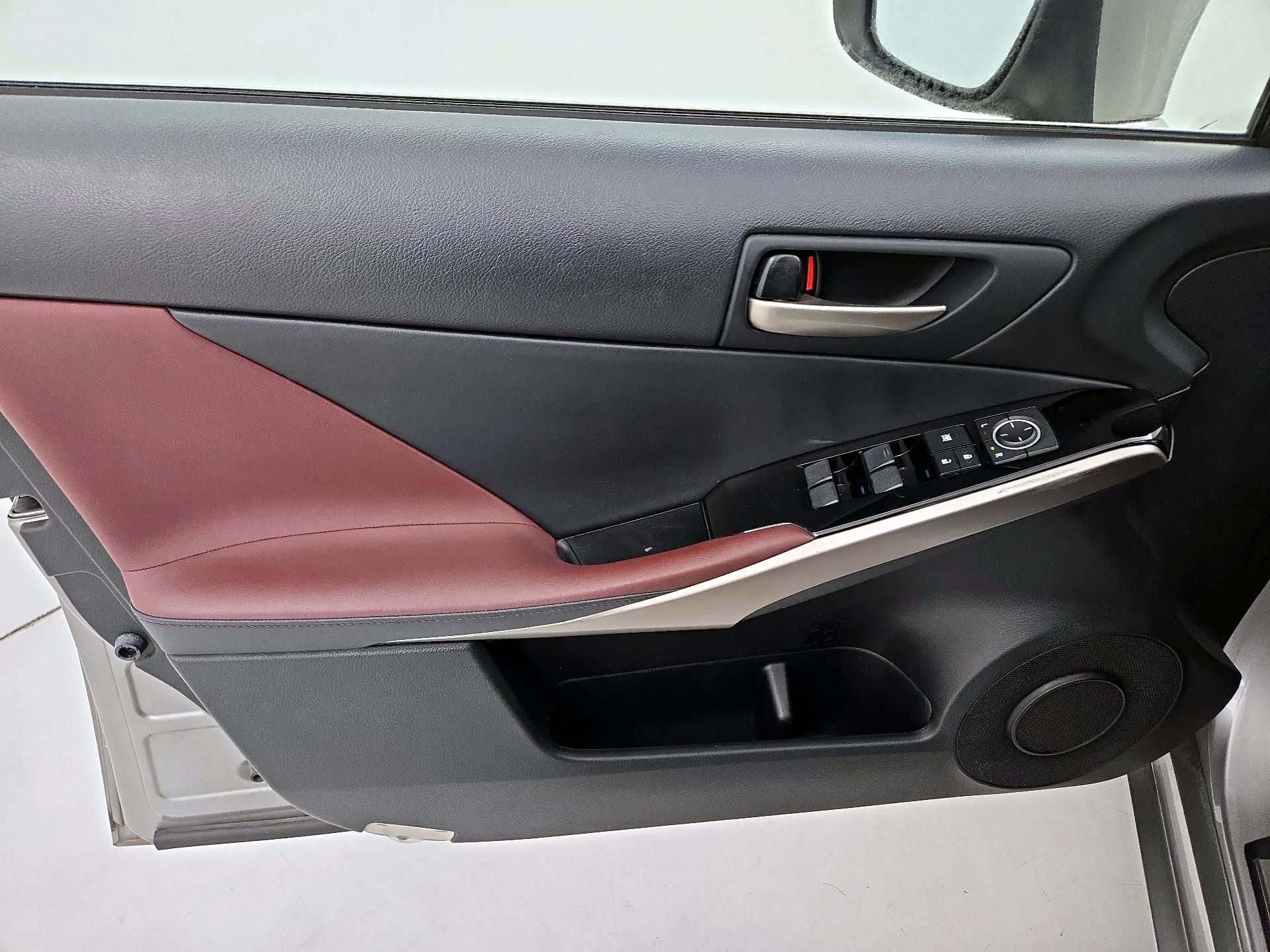 Thumbnail: 2017 Lexus IS - 12