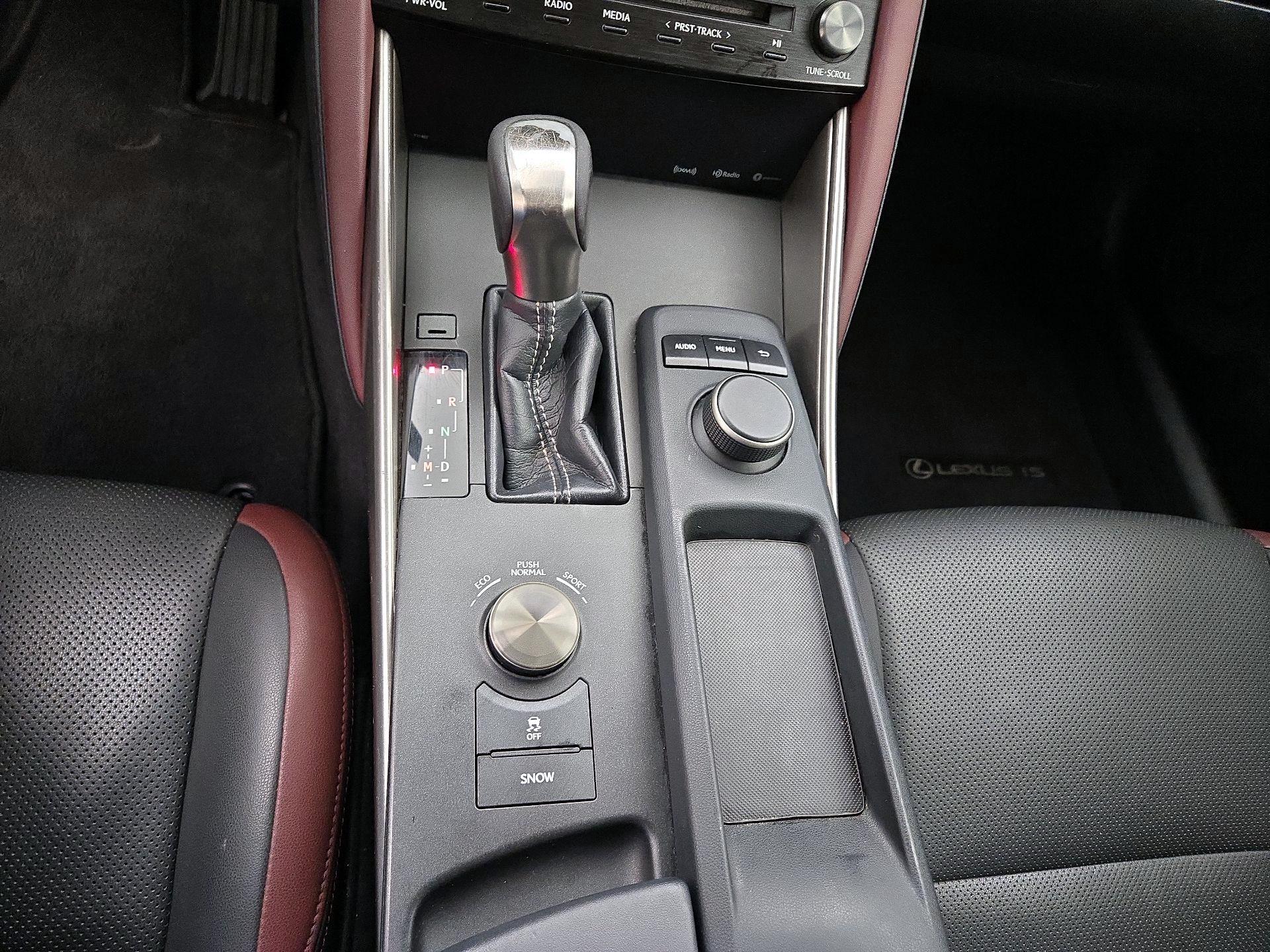 Thumbnail: 2017 Lexus IS - 17