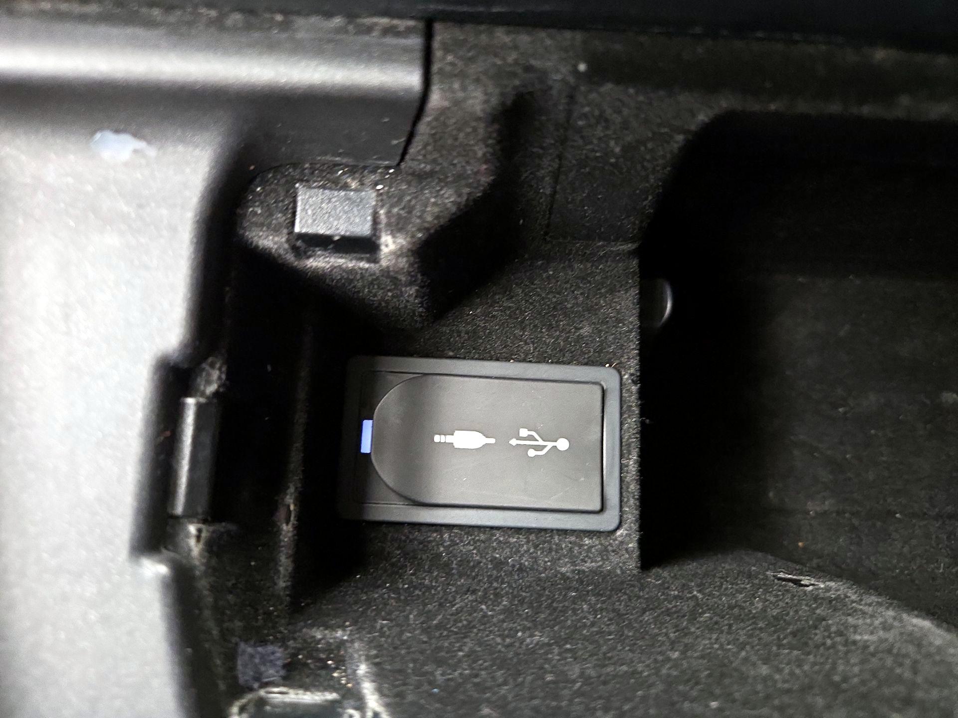 Thumbnail: 2017 Lexus IS - 18