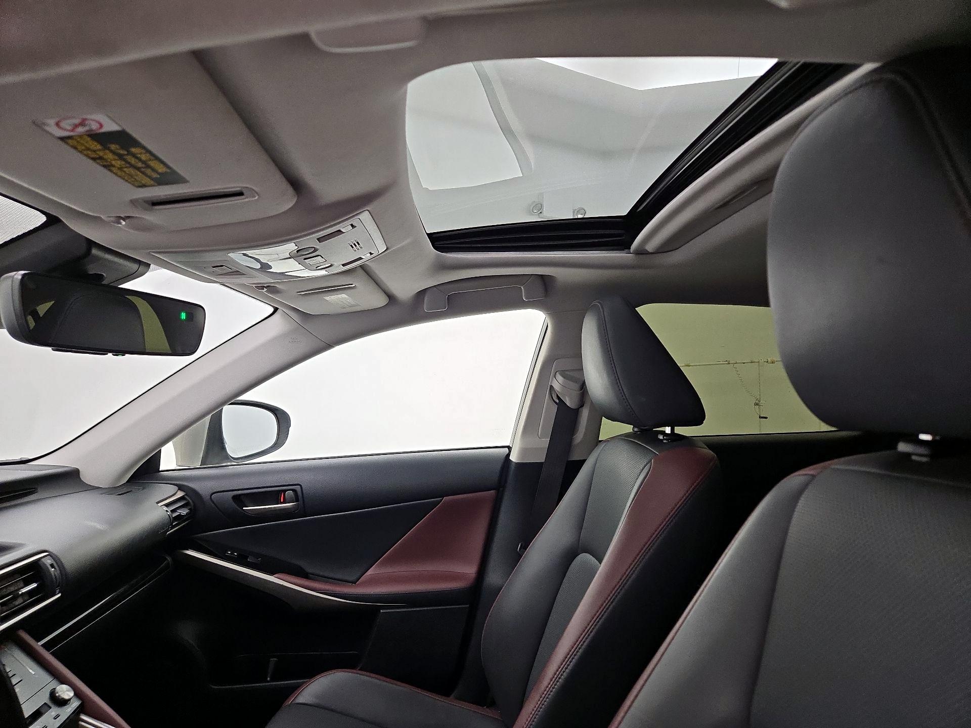 Thumbnail: 2017 Lexus IS - 19