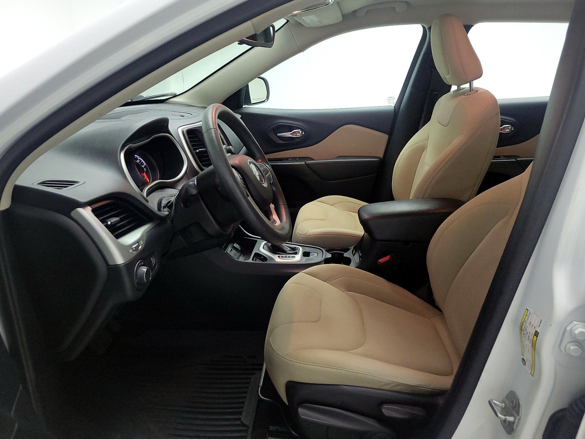 Thumbnail: 2016 Jeep Cherokee - 11