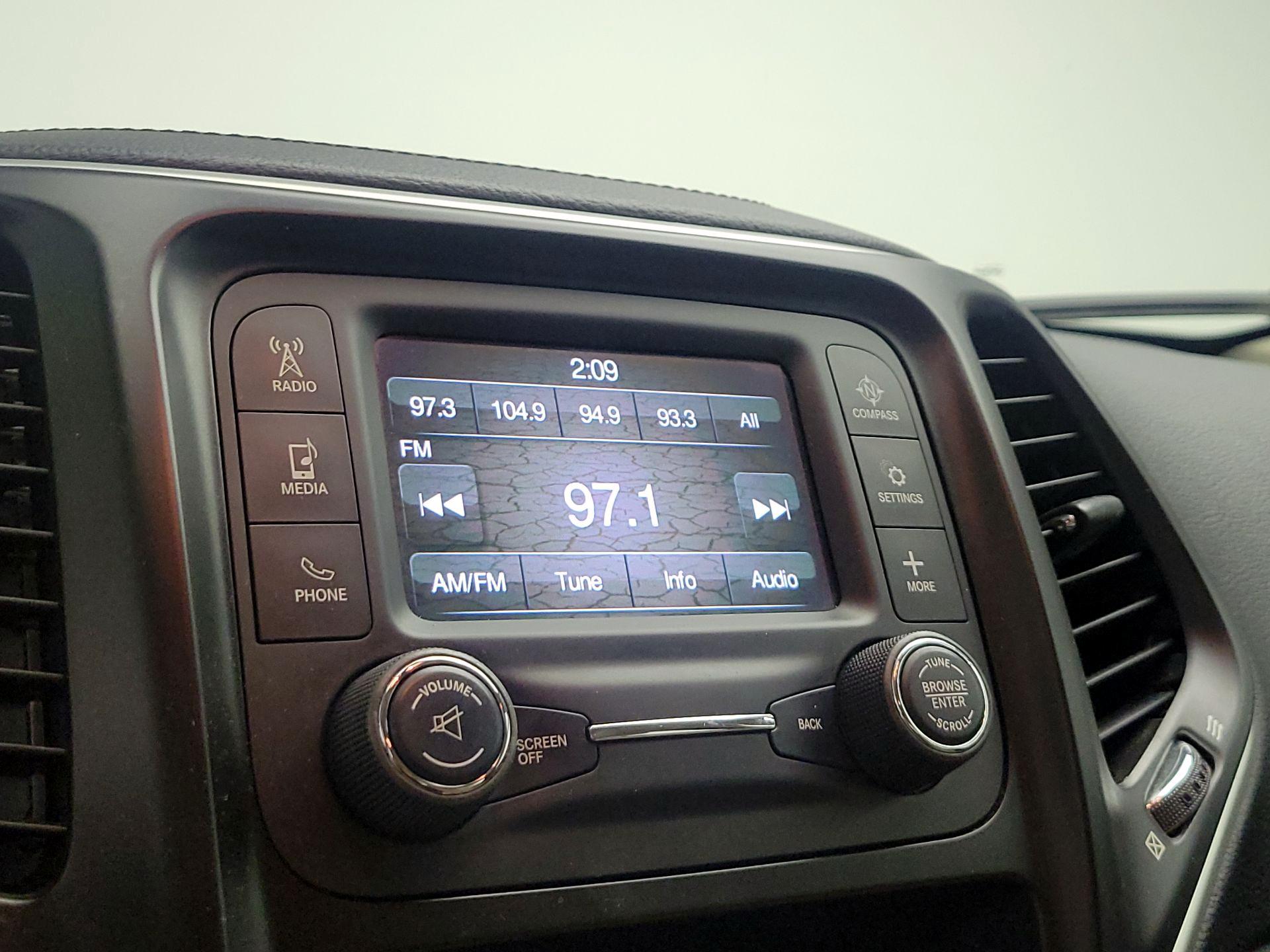 Thumbnail: 2016 Jeep Cherokee - 14