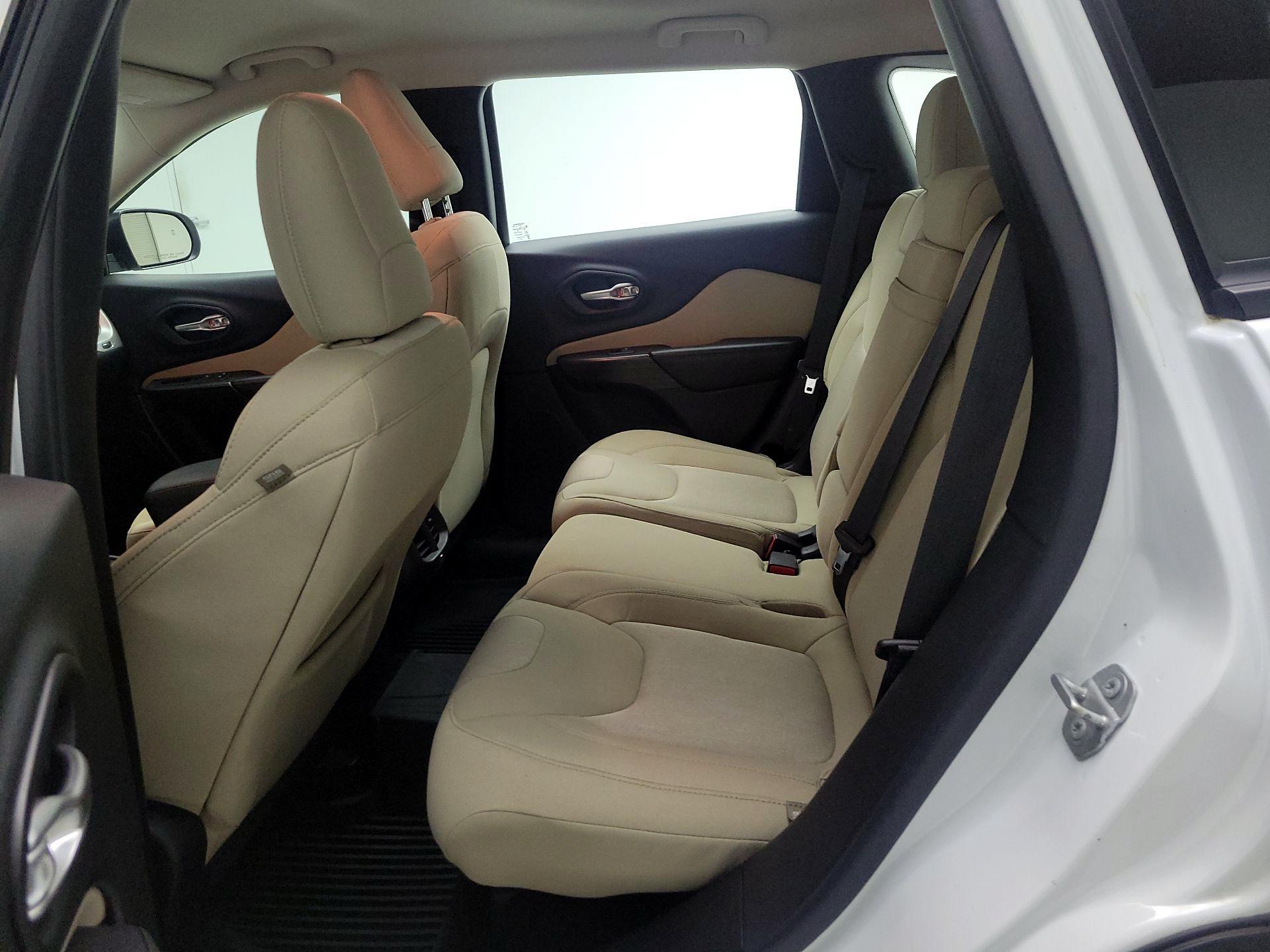 Thumbnail: 2016 Jeep Cherokee - 18