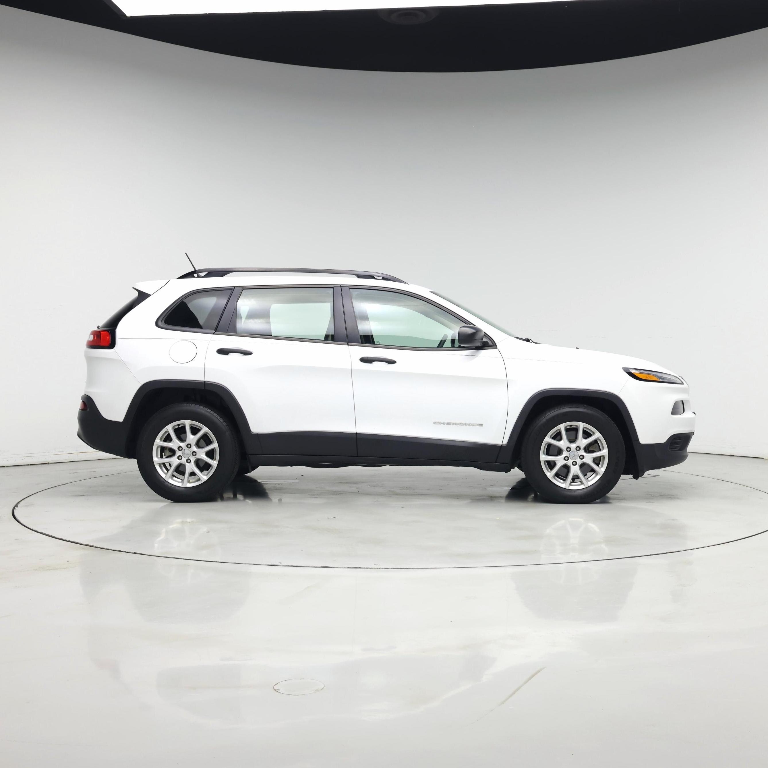 Thumbnail: 2016 Jeep Cherokee - 7