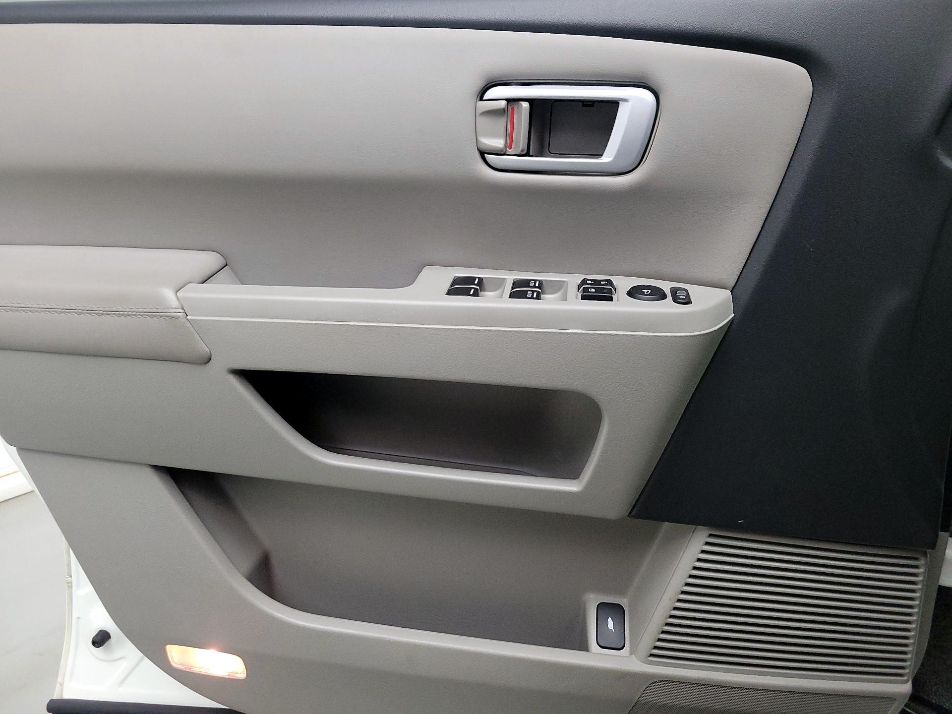 Thumbnail: 2015 Honda Pilot - 12