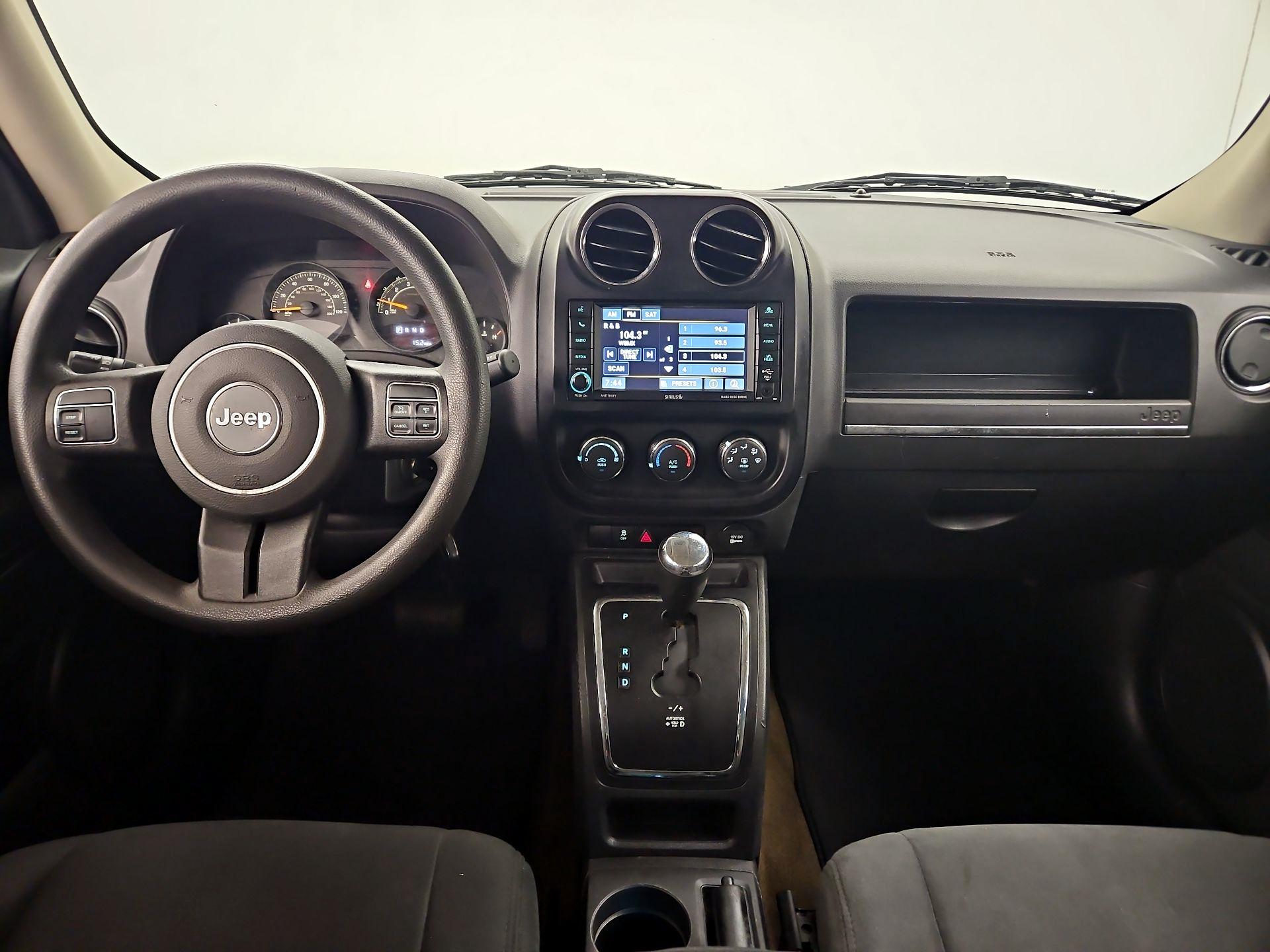 Thumbnail: 2016 Jeep Patriot - 9