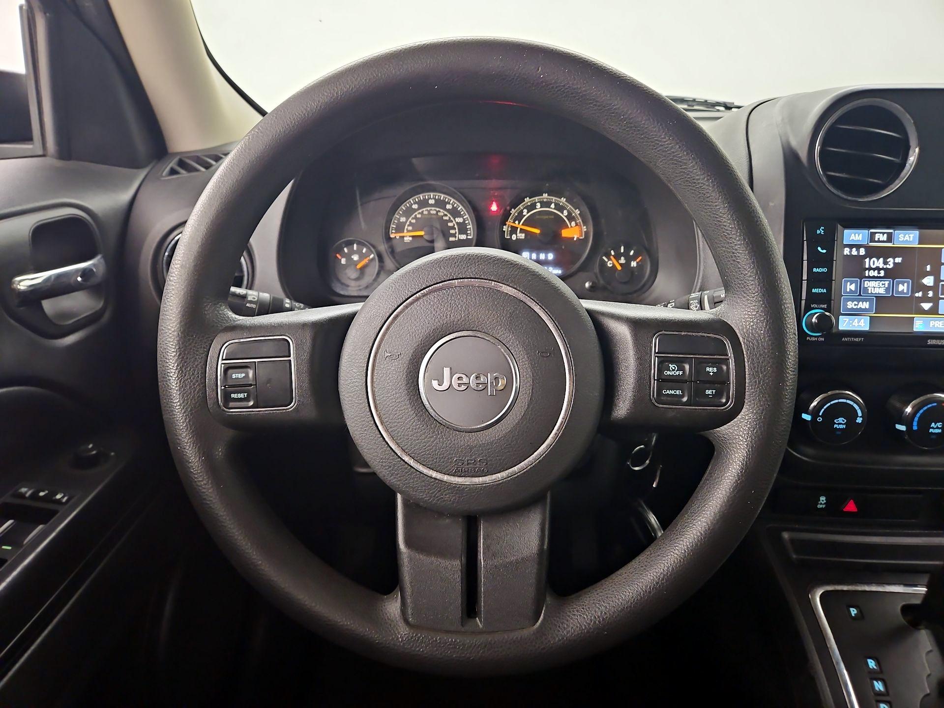 Thumbnail: 2016 Jeep Patriot - 10
