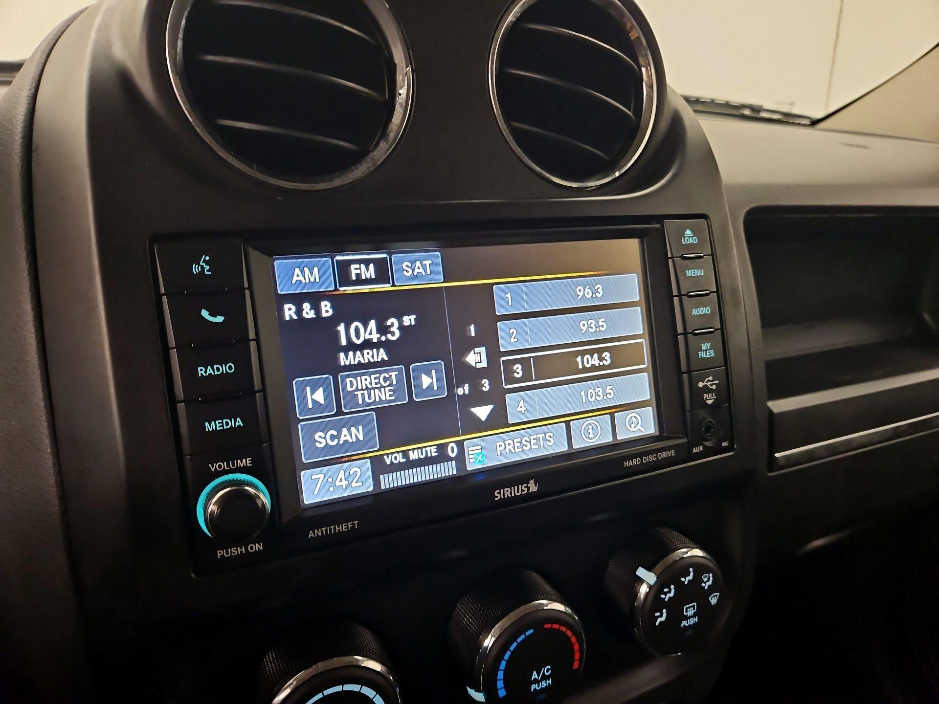 Thumbnail: 2016 Jeep Patriot - 14