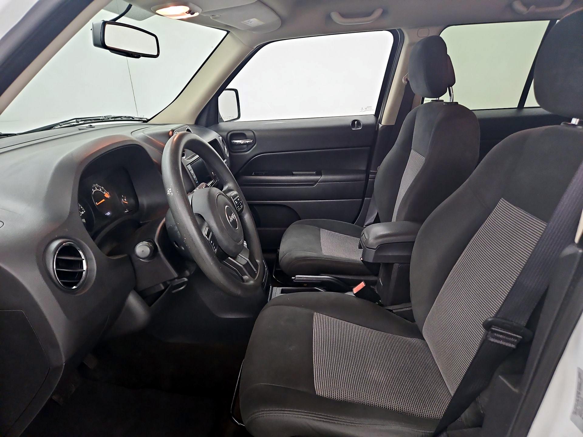 Thumbnail: 2016 Jeep Patriot - 19