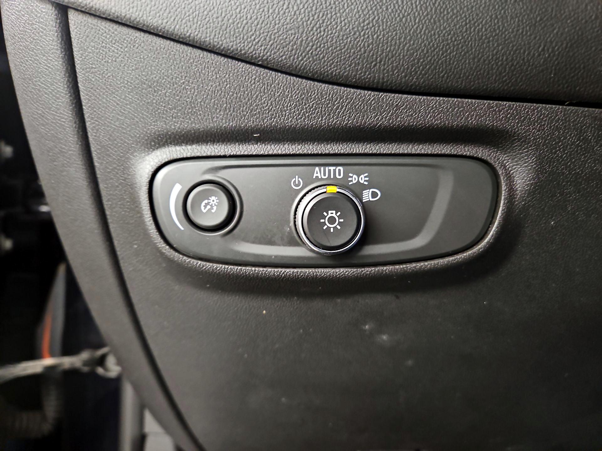 Thumbnail: 2020 Chevrolet Equinox - 13