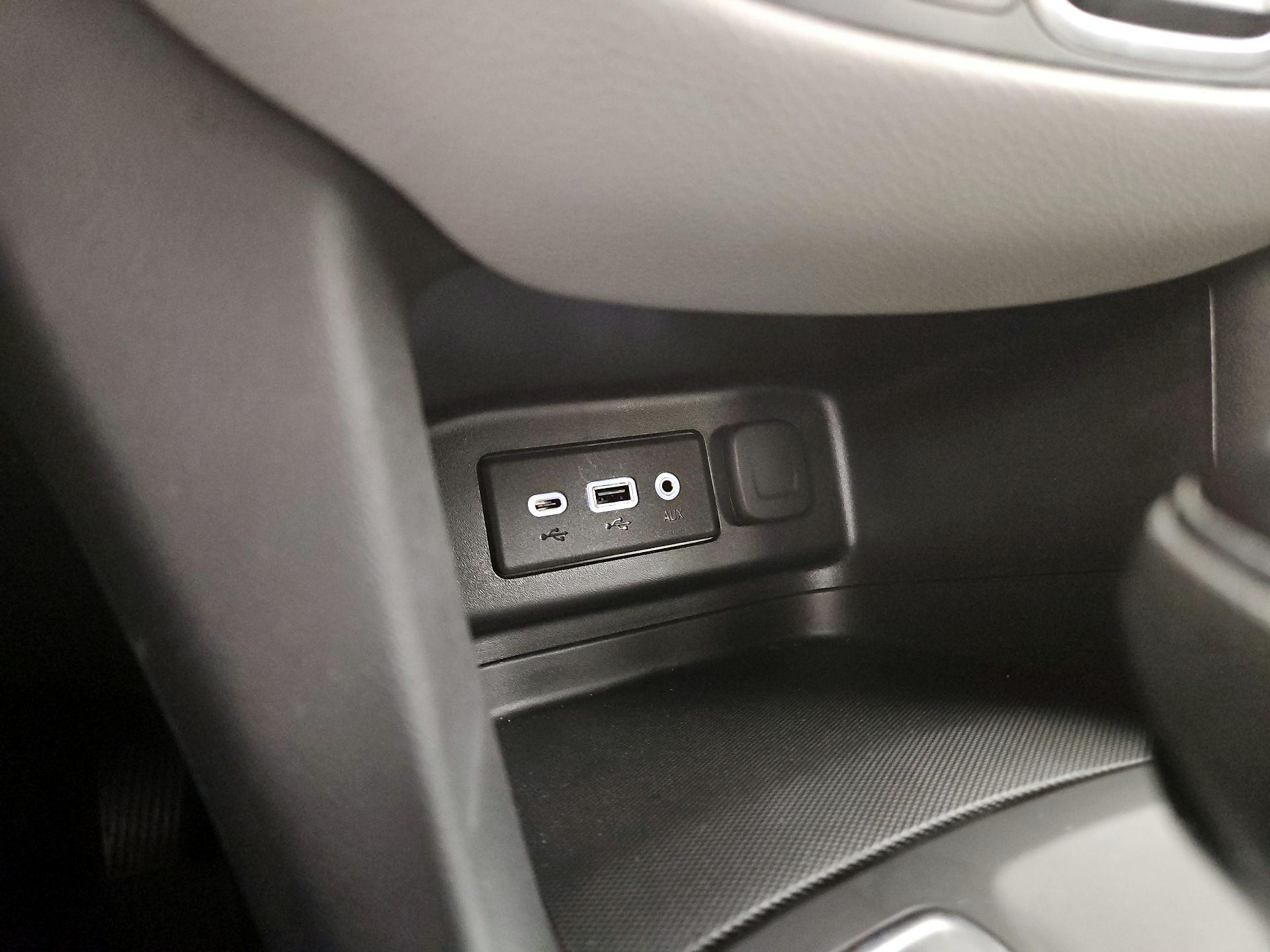 Thumbnail: 2020 Chevrolet Equinox - 18