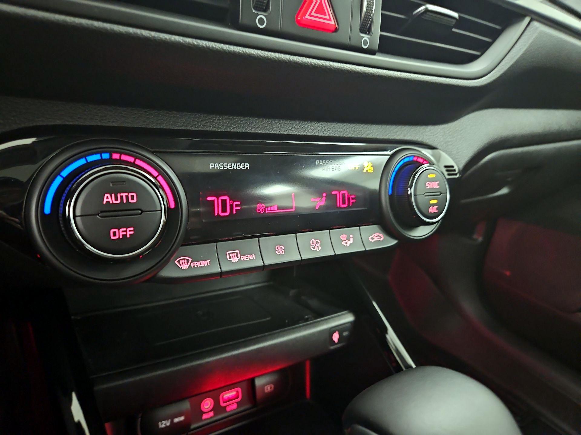 Thumbnail: 2019 Kia Forte - 17