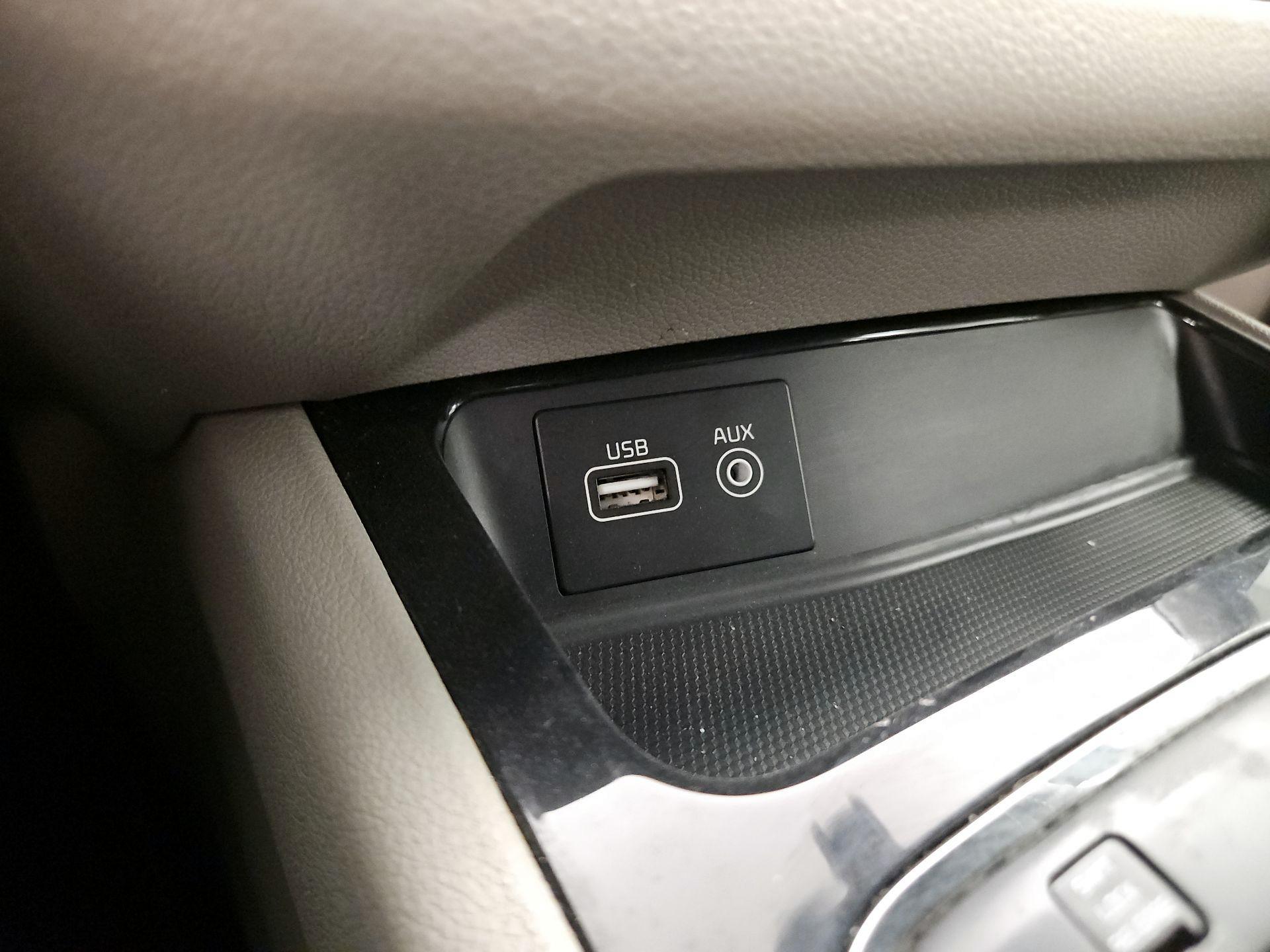 Thumbnail: 2018 Kia Sedona - 18