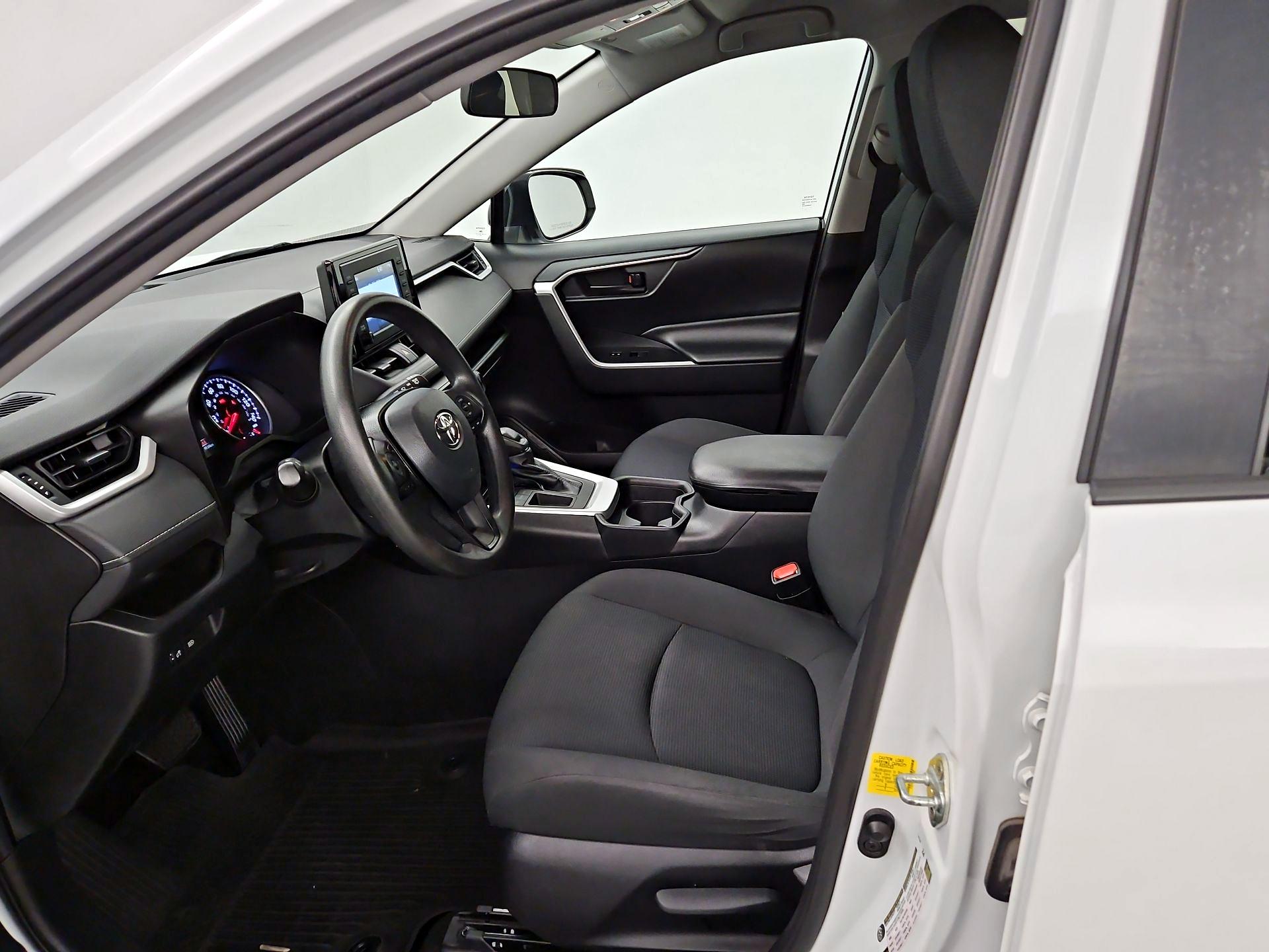 Thumbnail: 2019 Toyota RAV4 - 11