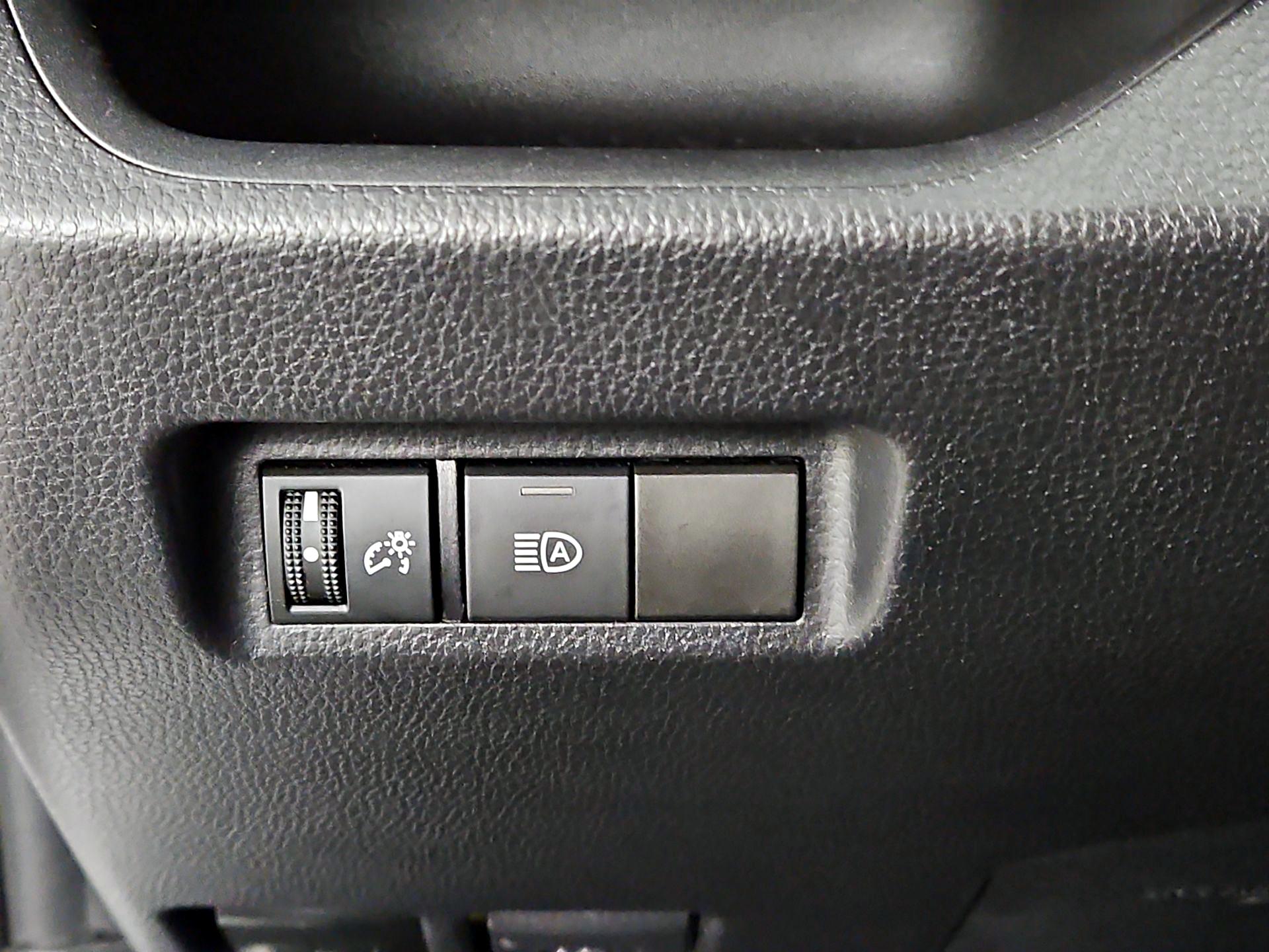 Thumbnail: 2019 Toyota RAV4 - 13