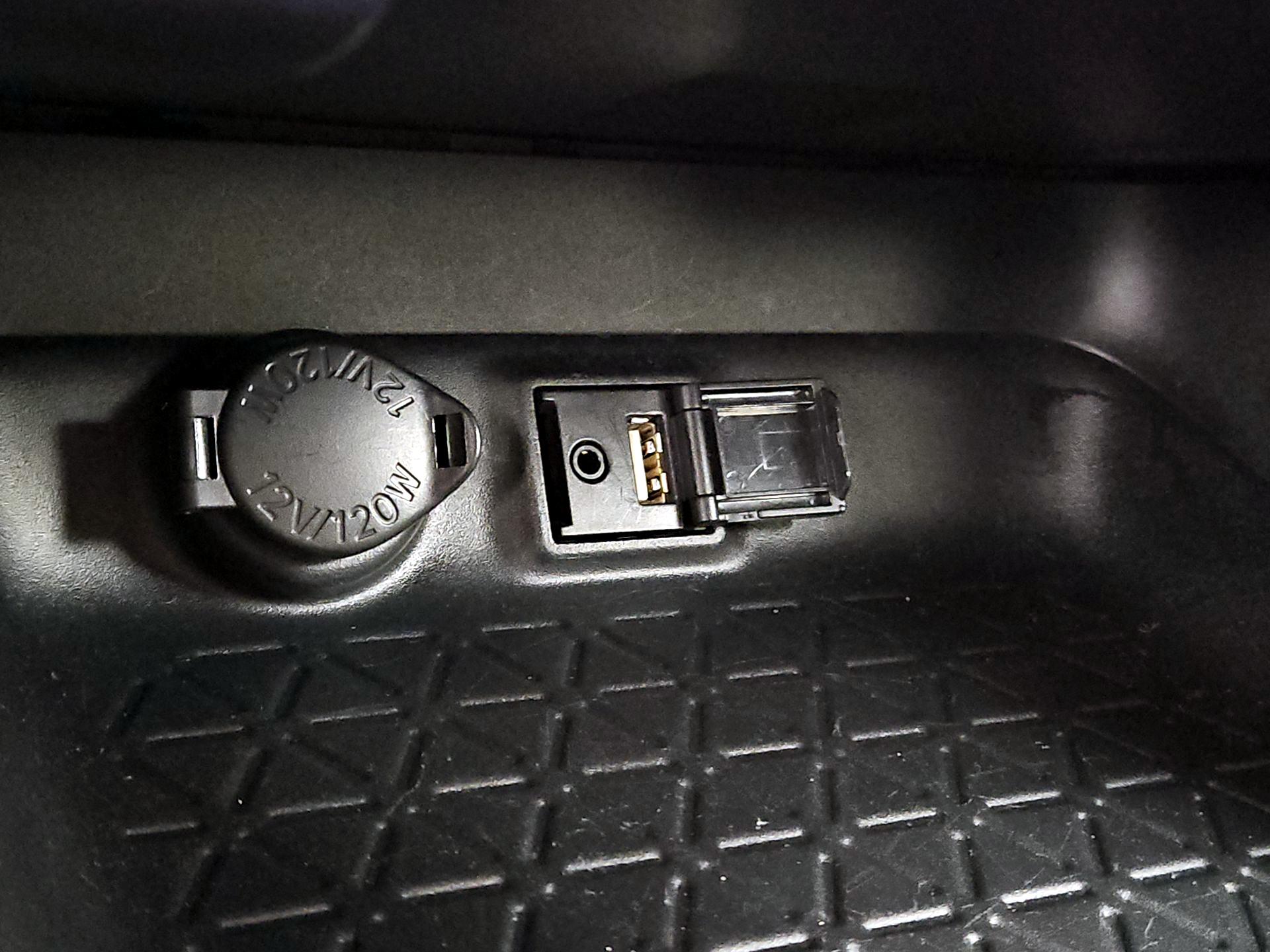 Thumbnail: 2019 Toyota RAV4 - 18