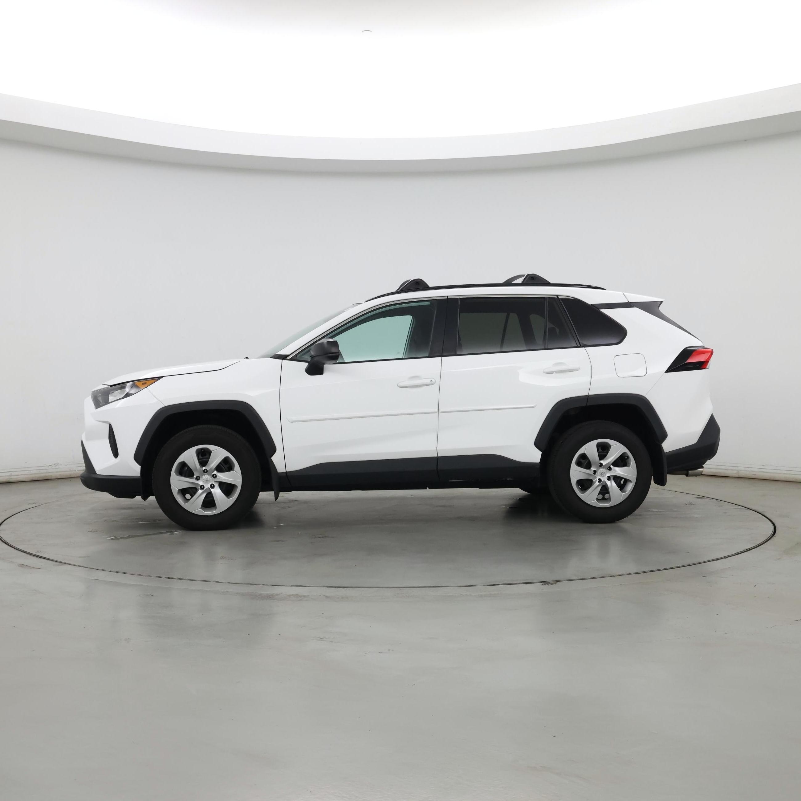 Thumbnail: 2019 Toyota RAV4 - 3