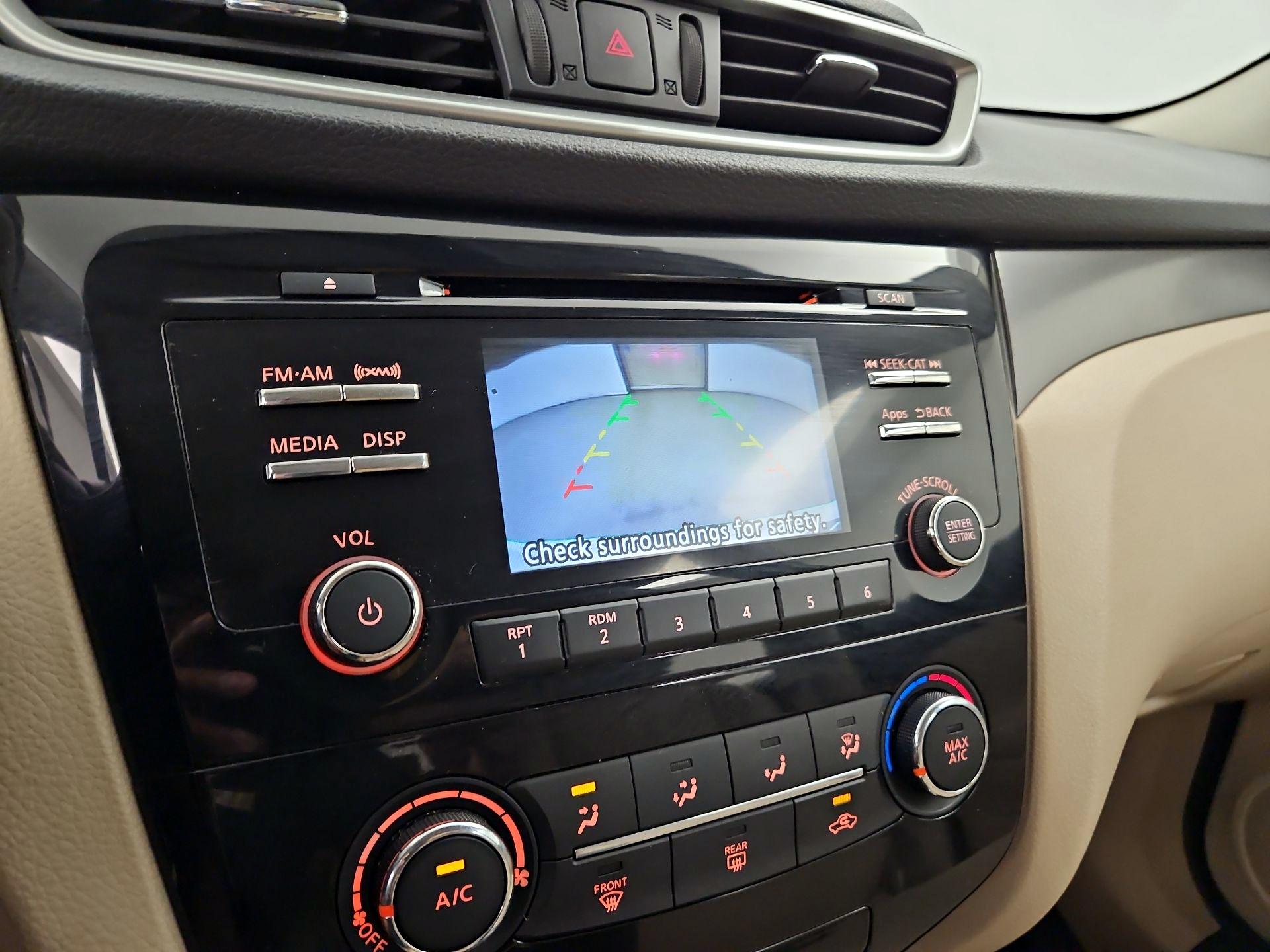 Thumbnail: 2016 Nissan Rogue - 14