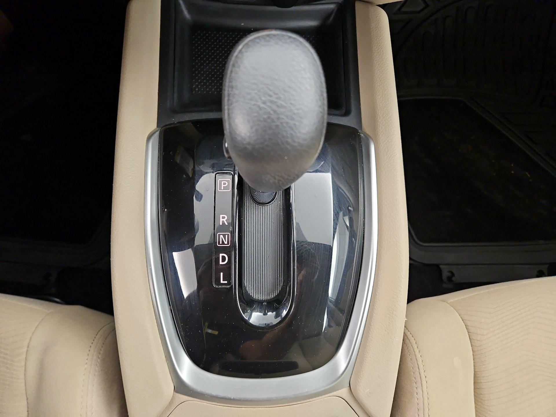 Thumbnail: 2016 Nissan Rogue - 17