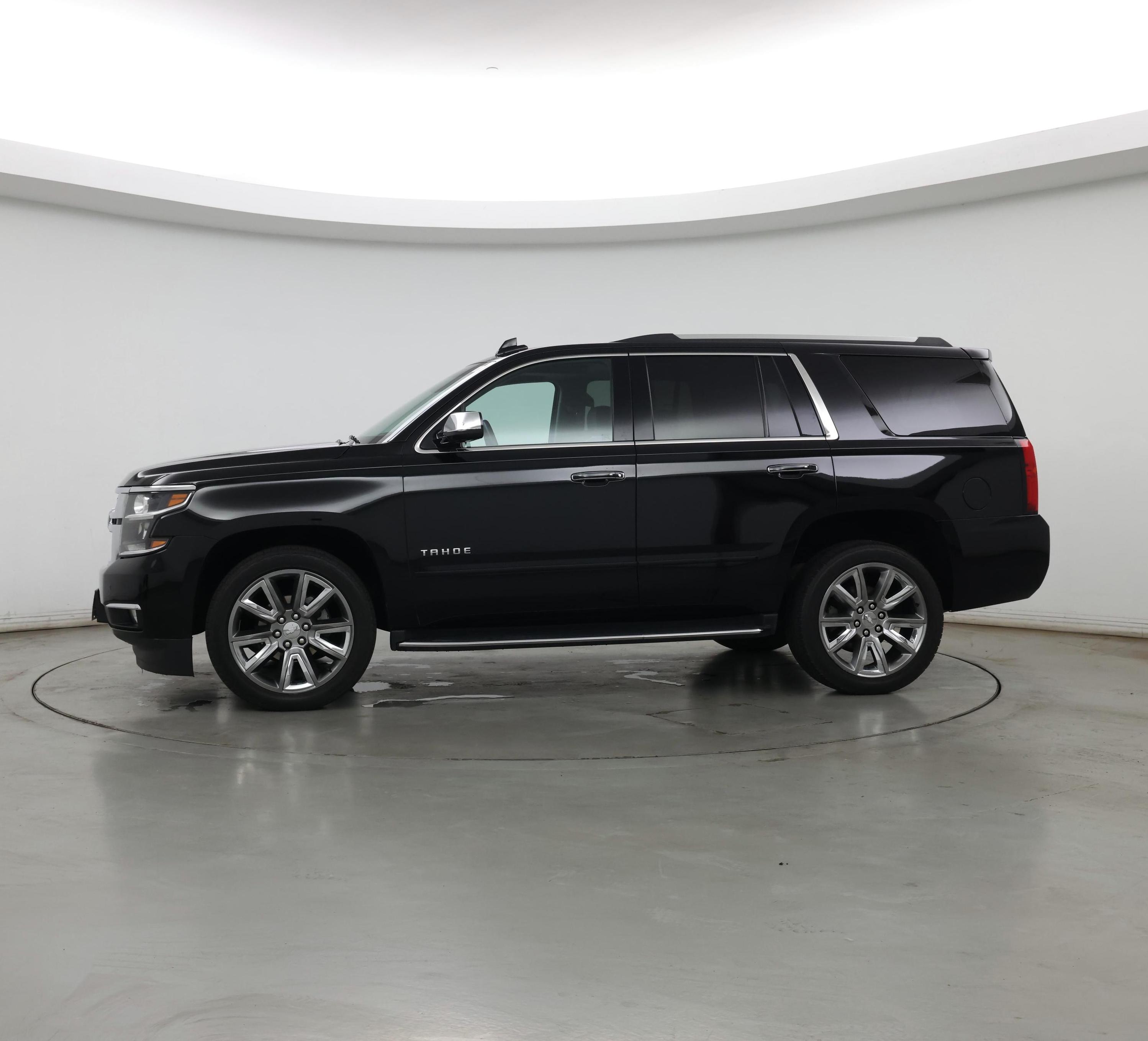 Thumbnail: 2017 Chevrolet Tahoe - 3
