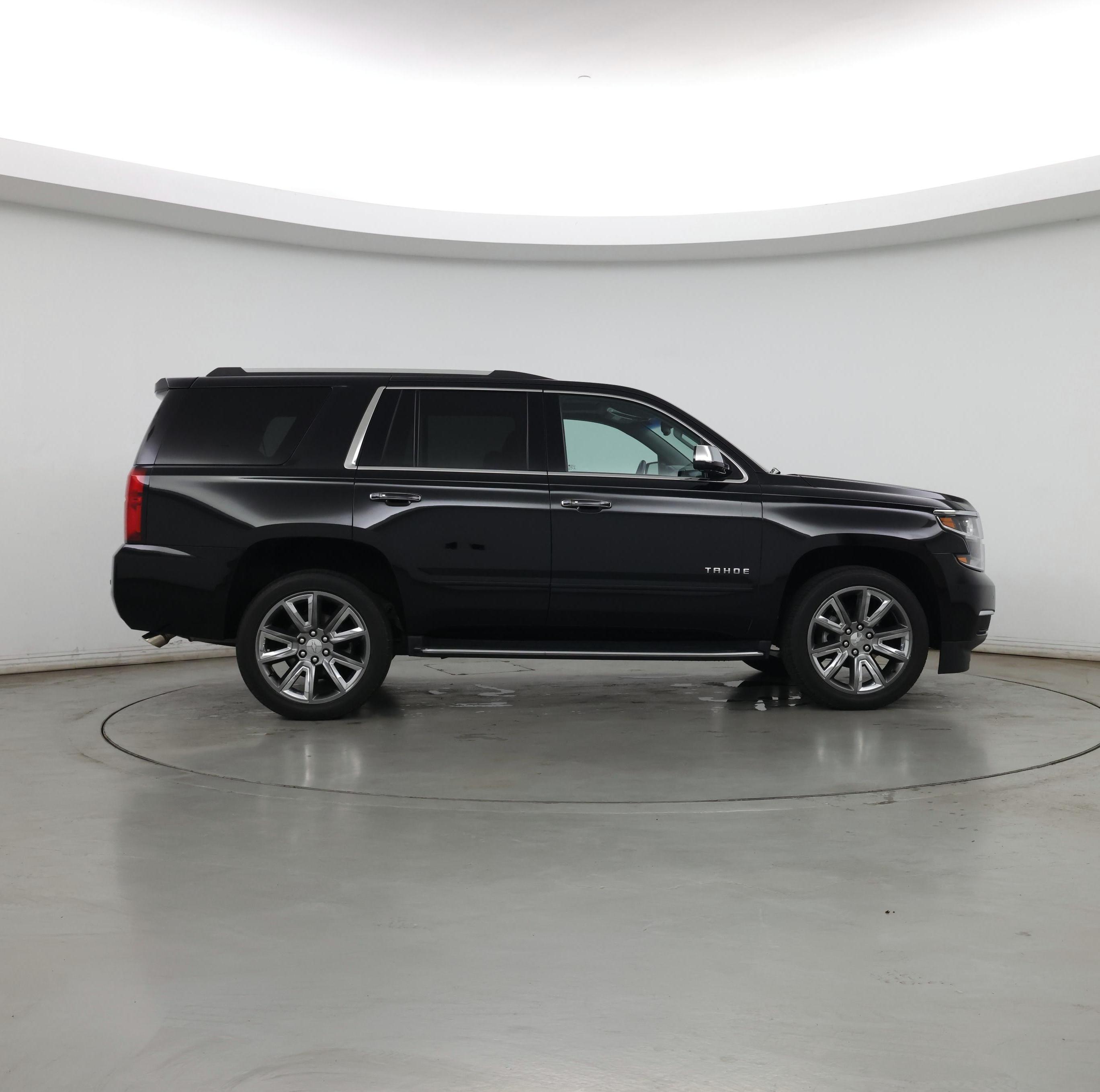 Thumbnail: 2017 Chevrolet Tahoe - 7