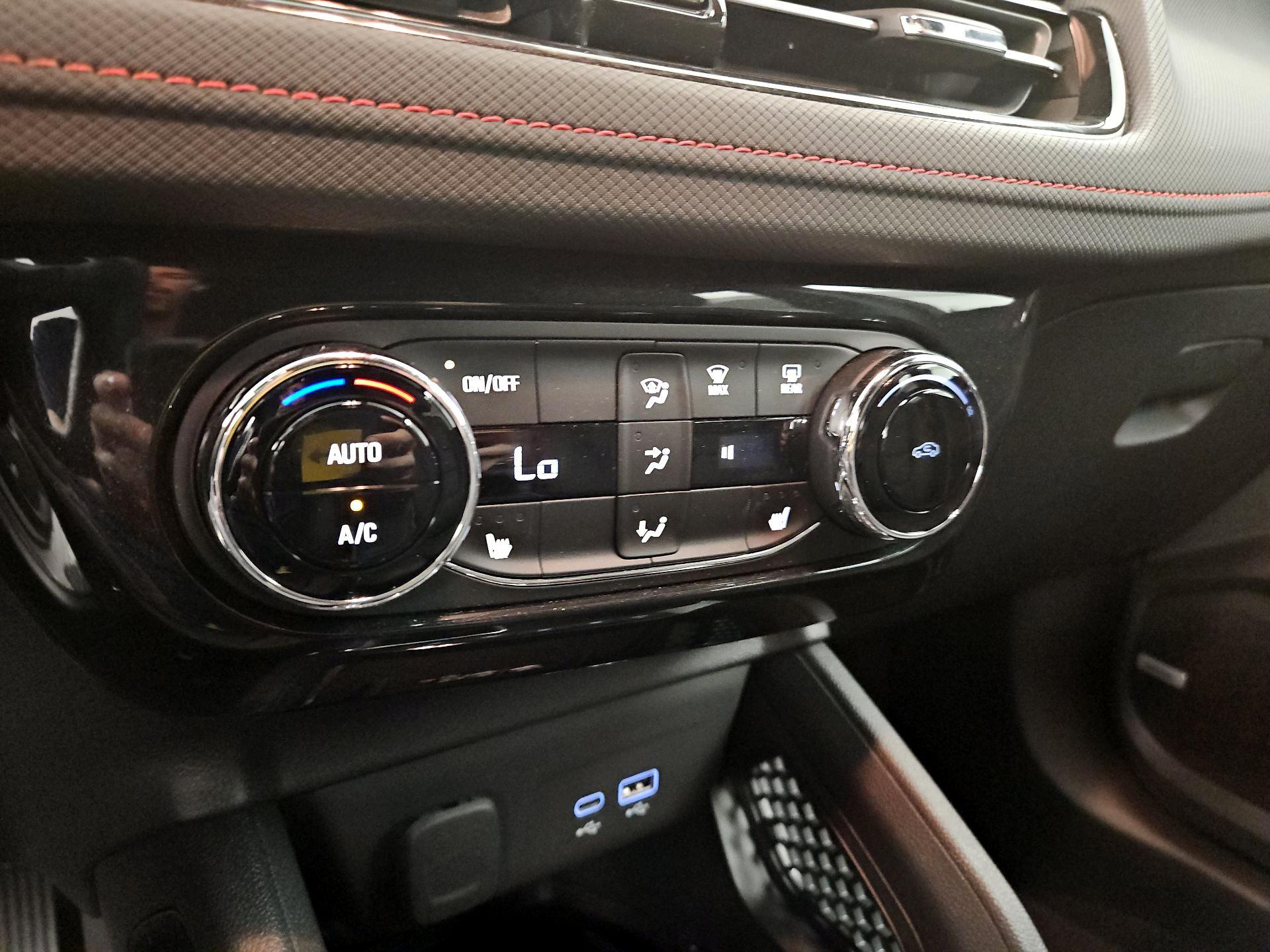 Thumbnail: 2024 Chevrolet TrailBlazer - 16