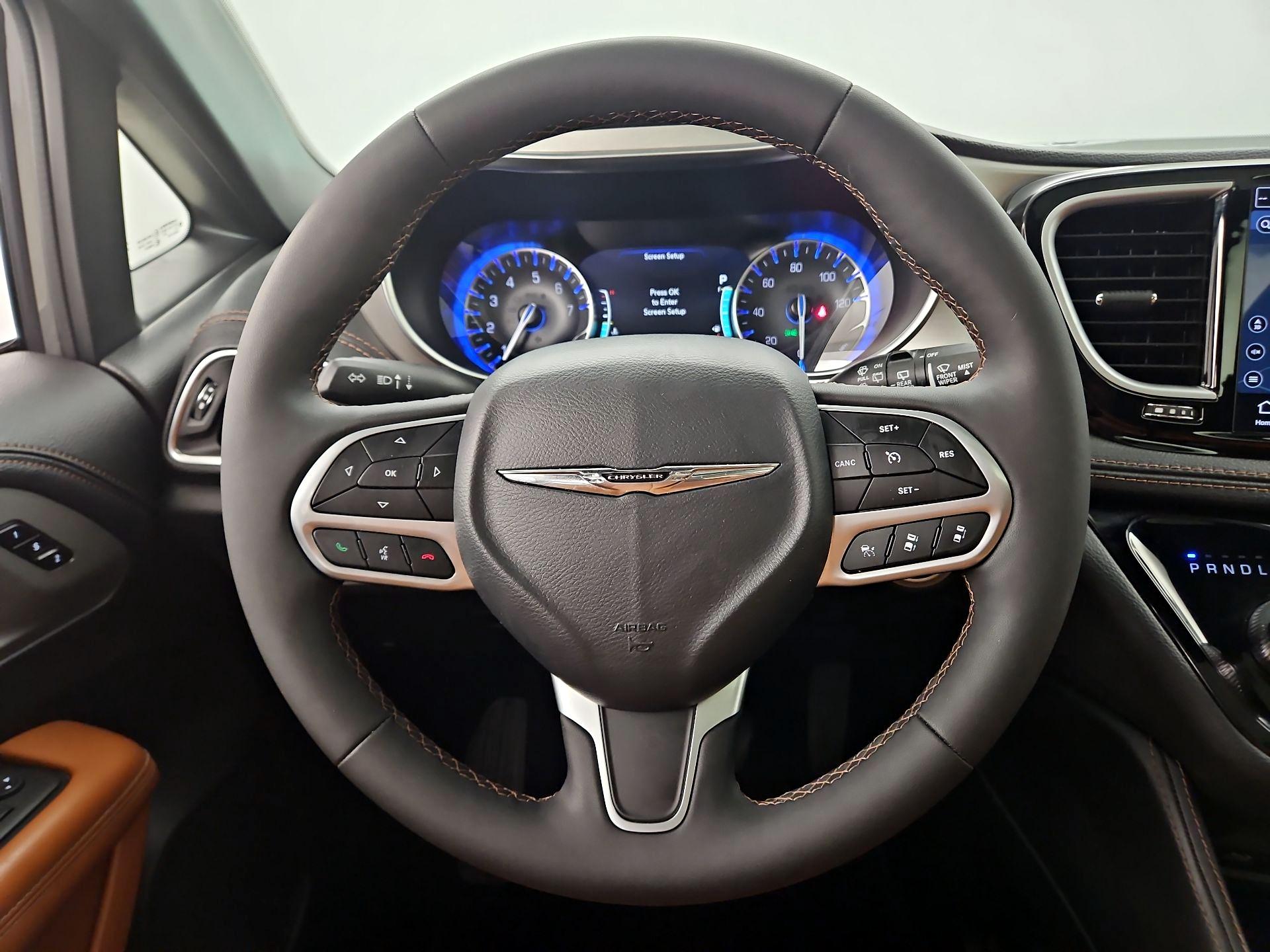 Thumbnail: 2025 Chrysler Pacifica - 10