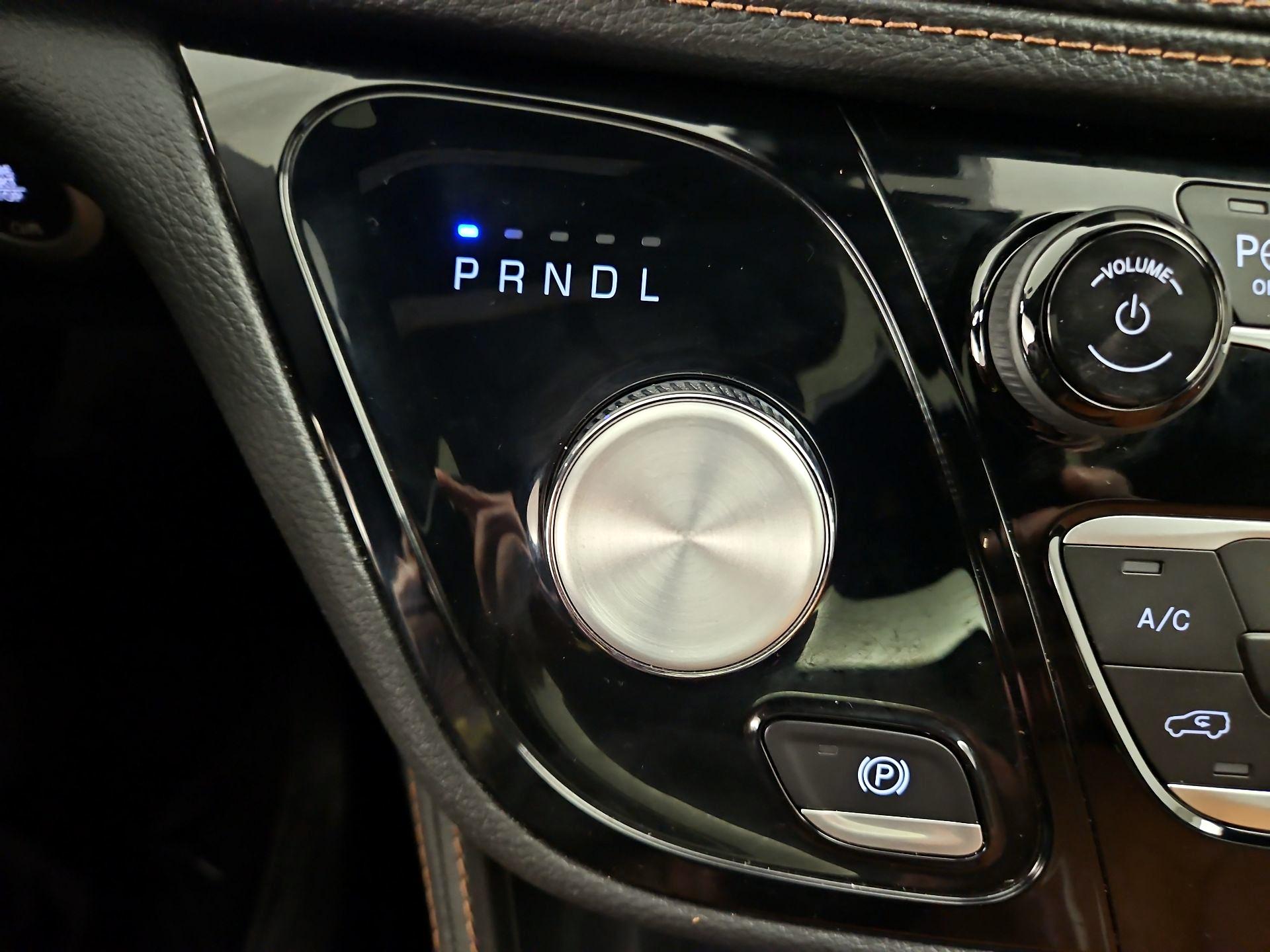 Thumbnail: 2025 Chrysler Pacifica - 18