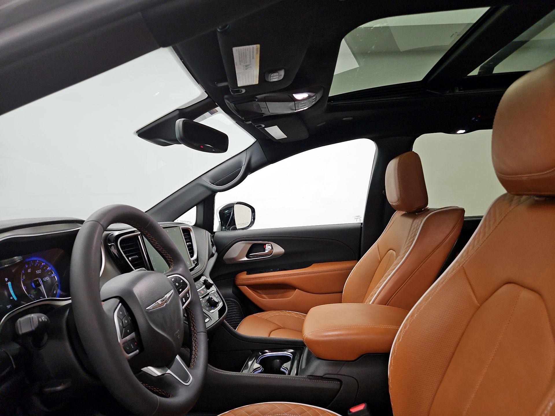 Thumbnail: 2025 Chrysler Pacifica - 20