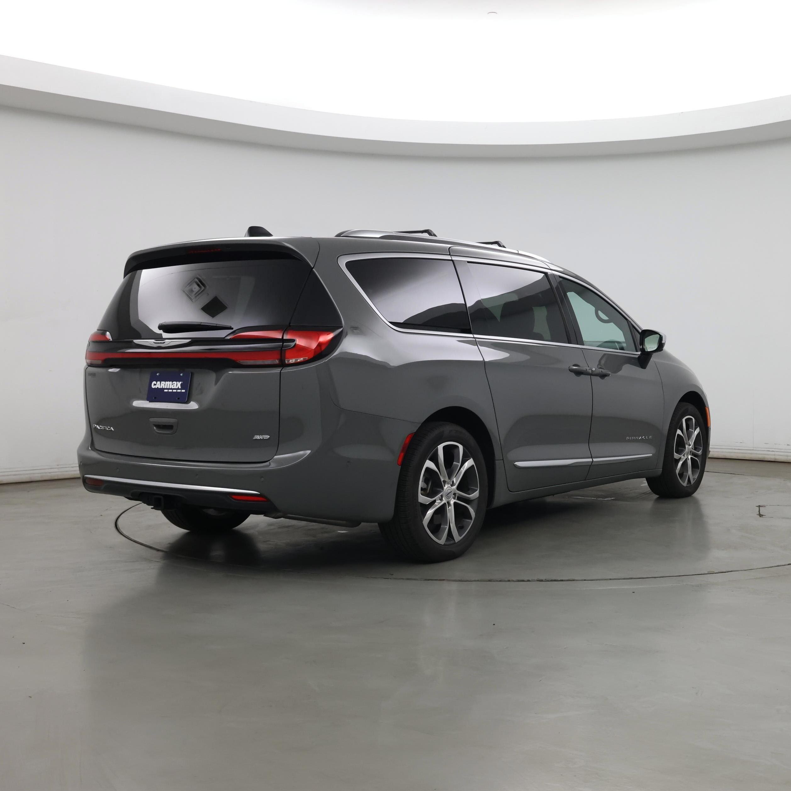 Thumbnail: 2025 Chrysler Pacifica - 8