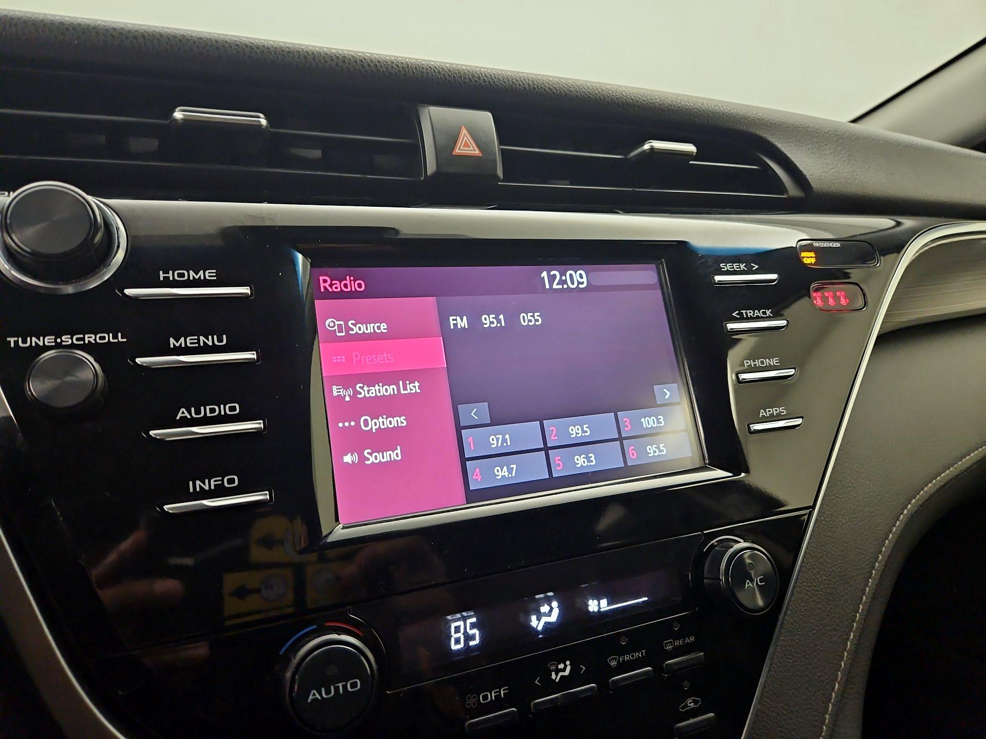 Thumbnail: 2018 Toyota Camry - 15