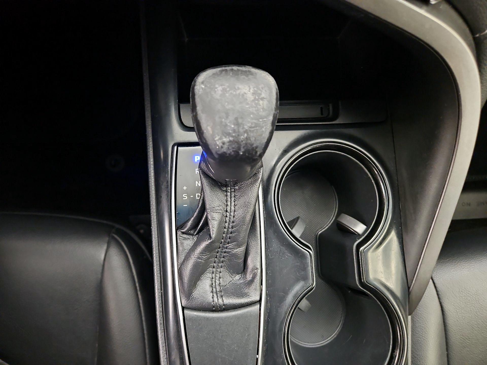 Thumbnail: 2018 Toyota Camry - 17