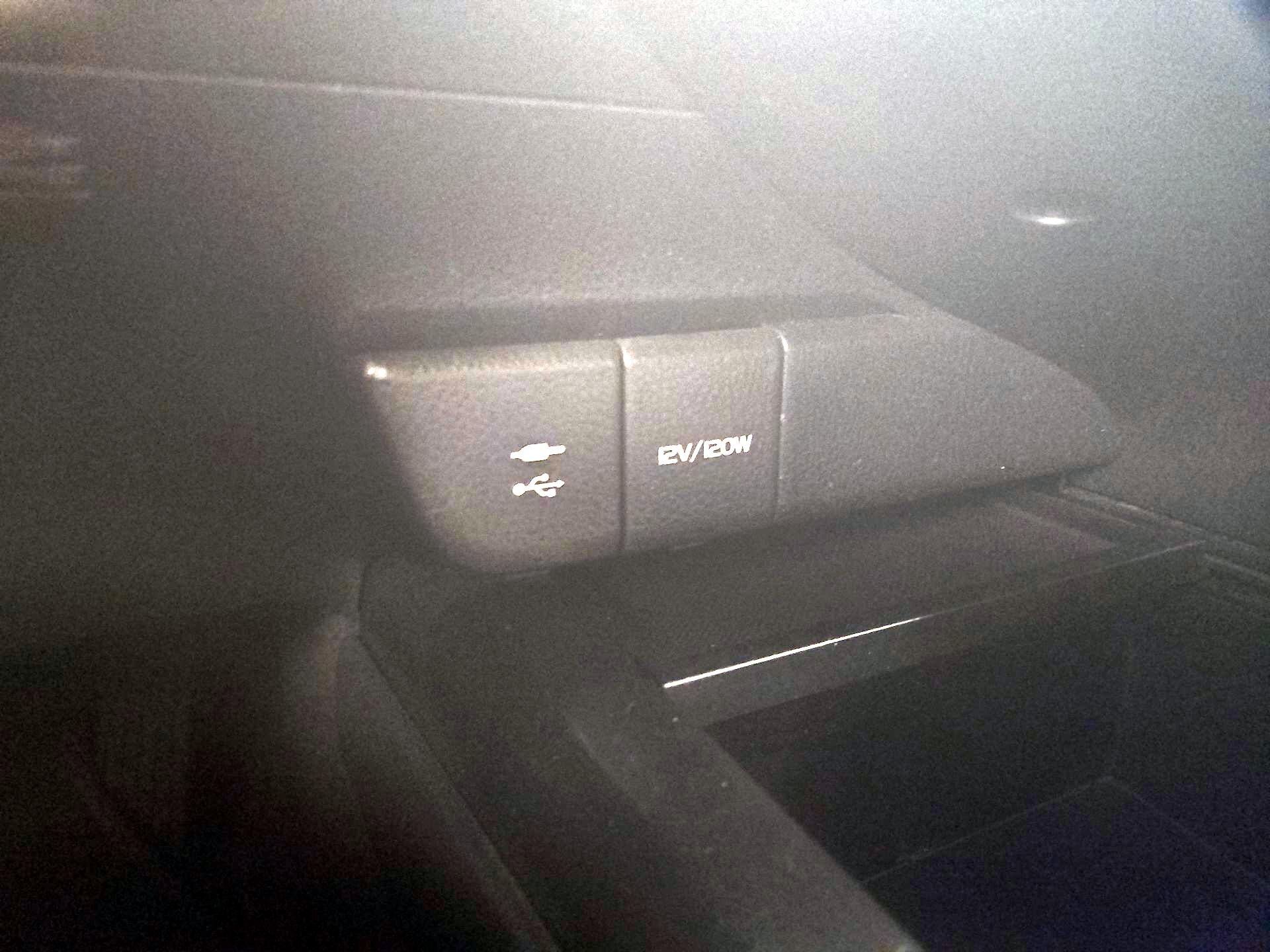 Thumbnail: 2018 Toyota Camry - 18