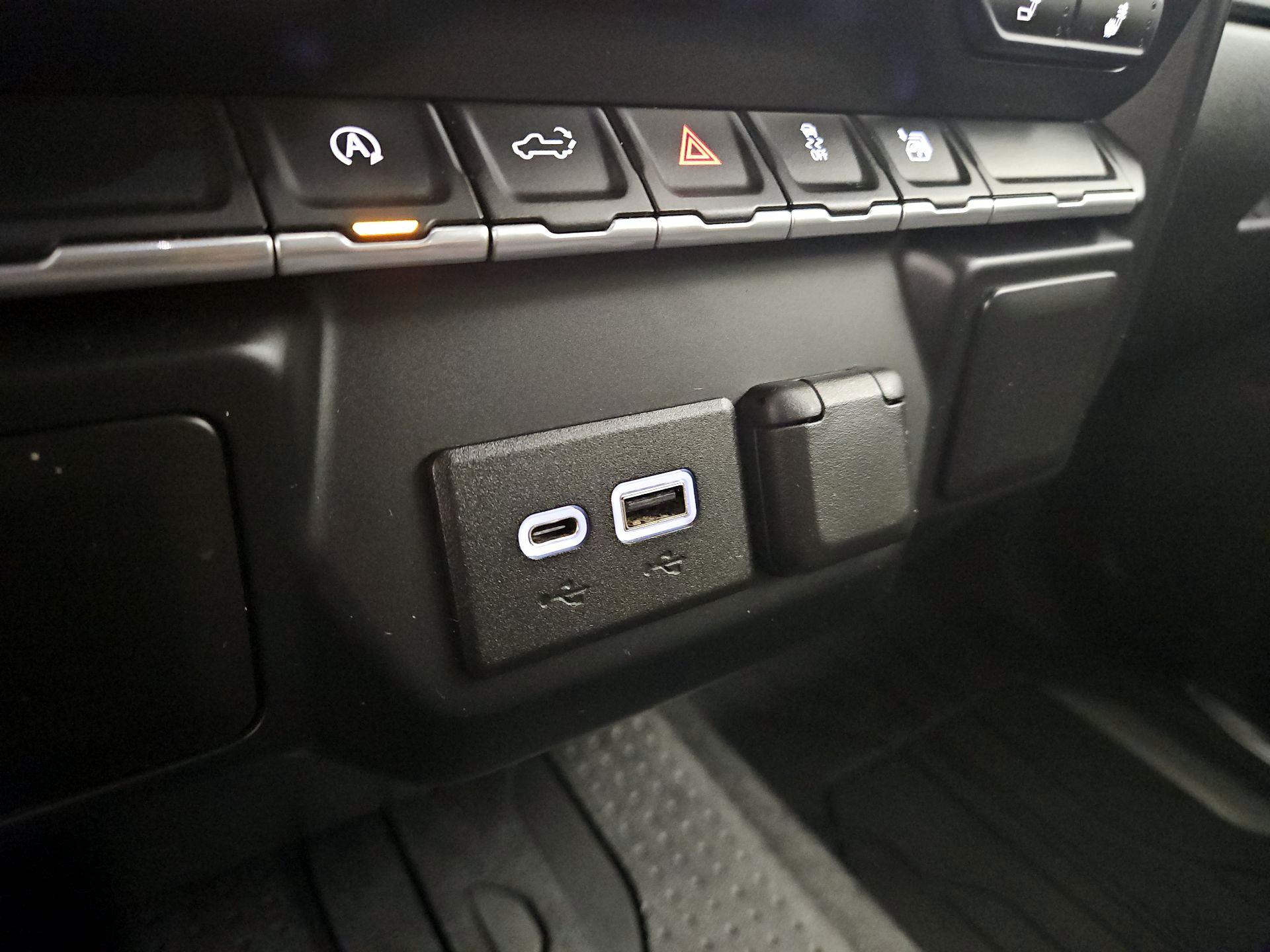 Thumbnail: 2019 Chevrolet Silverado 1500 - 18
